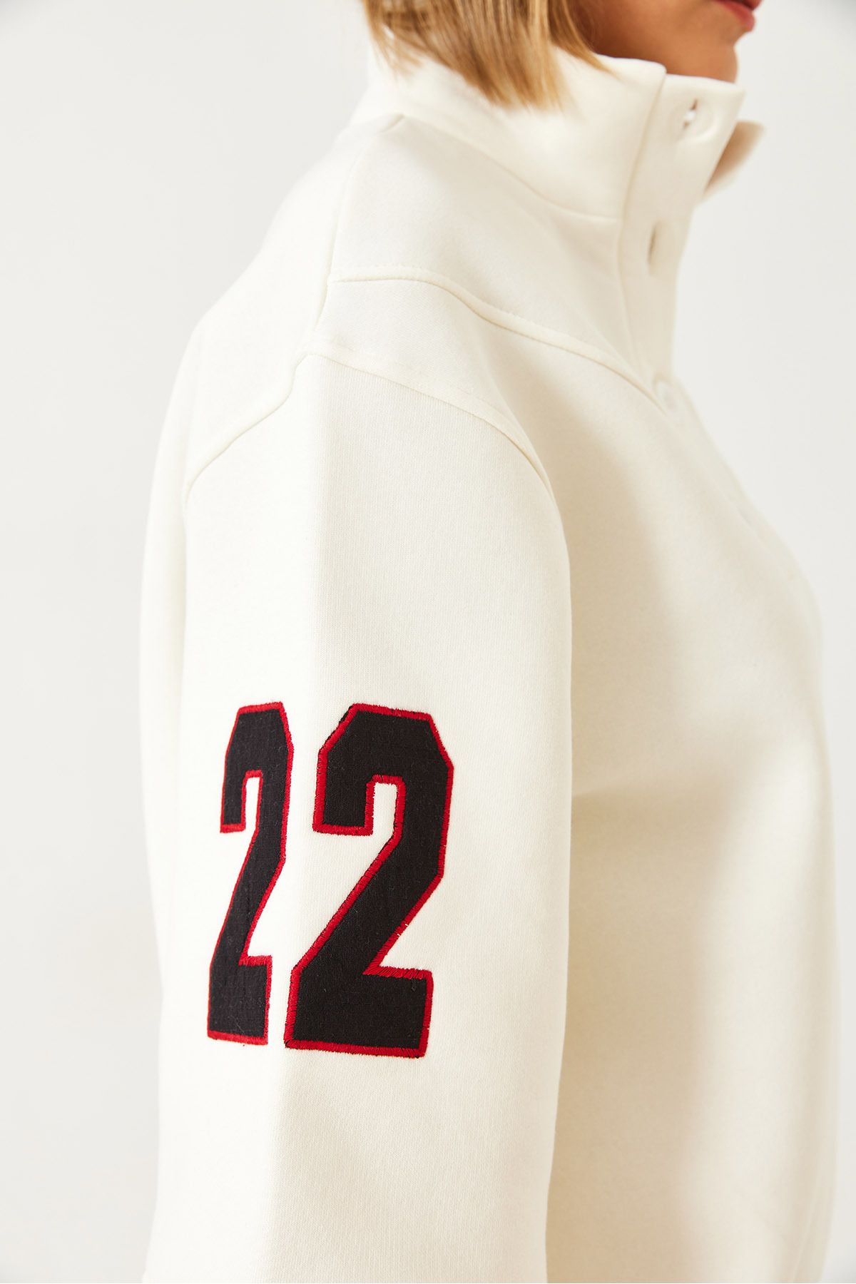 WOMEN'S THREE YARSDON SWEATSHIRT 4982 60261053