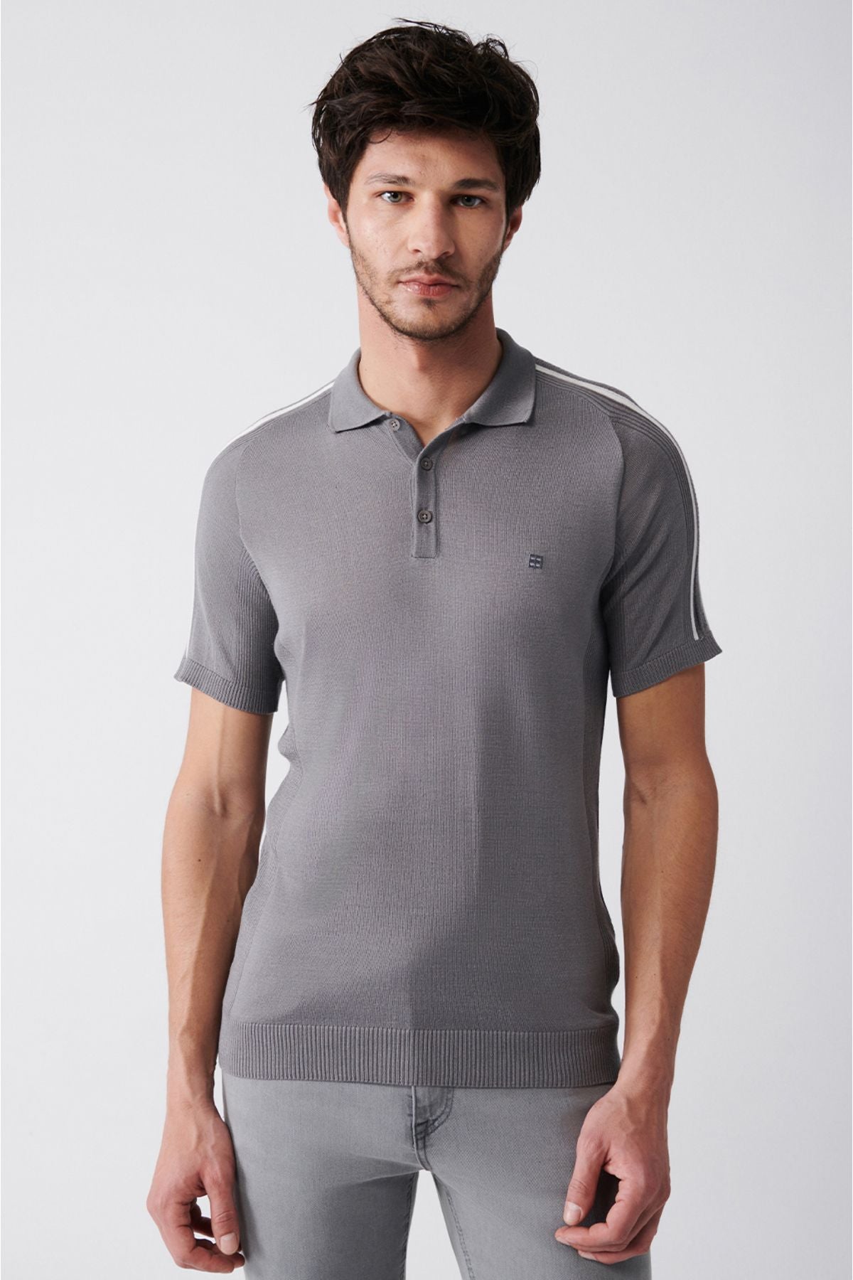 Erkek Gri Omuzu Çizgi Detaylı Ribanalı Triko T-shirt A31y5105