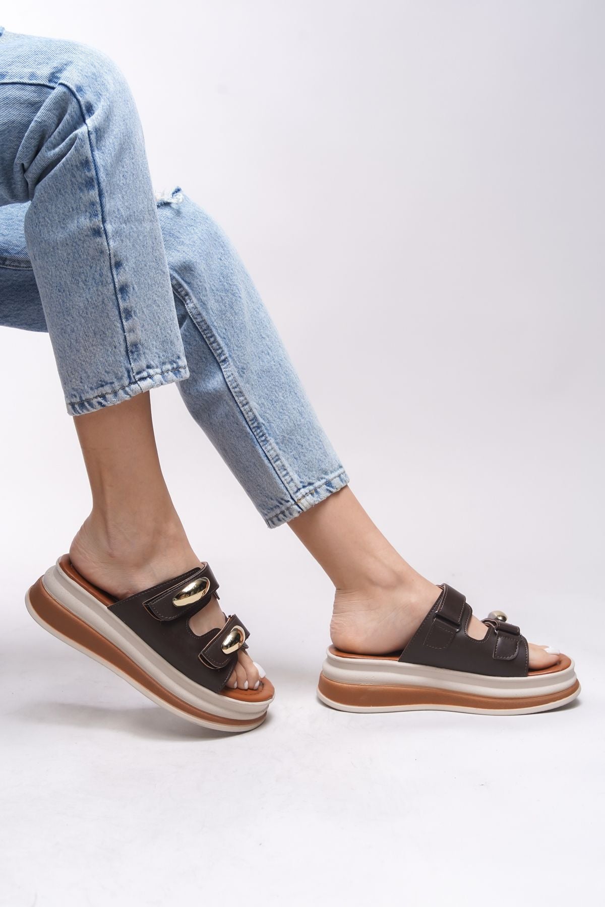 Lischaris Woman Slippers 0012321 Brown