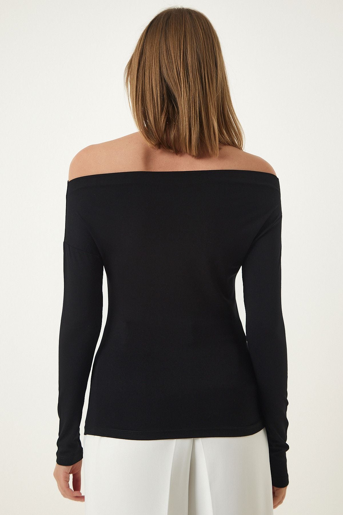 Female black boat collar knit blouse rx00046