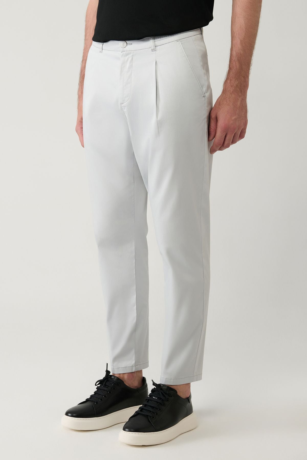 Men's light gray classic waist pants A41y3037
