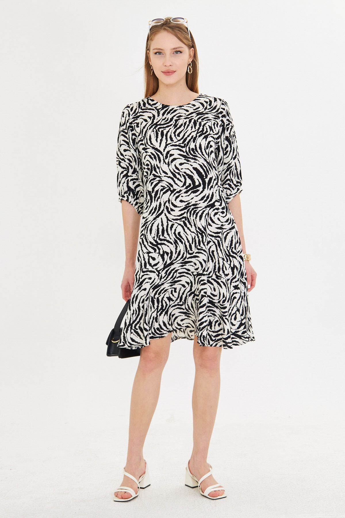 WOMEN WHITE ZERO BROKEN Quarter Sleeve Skirt Volan Dress ARM-25Y001007