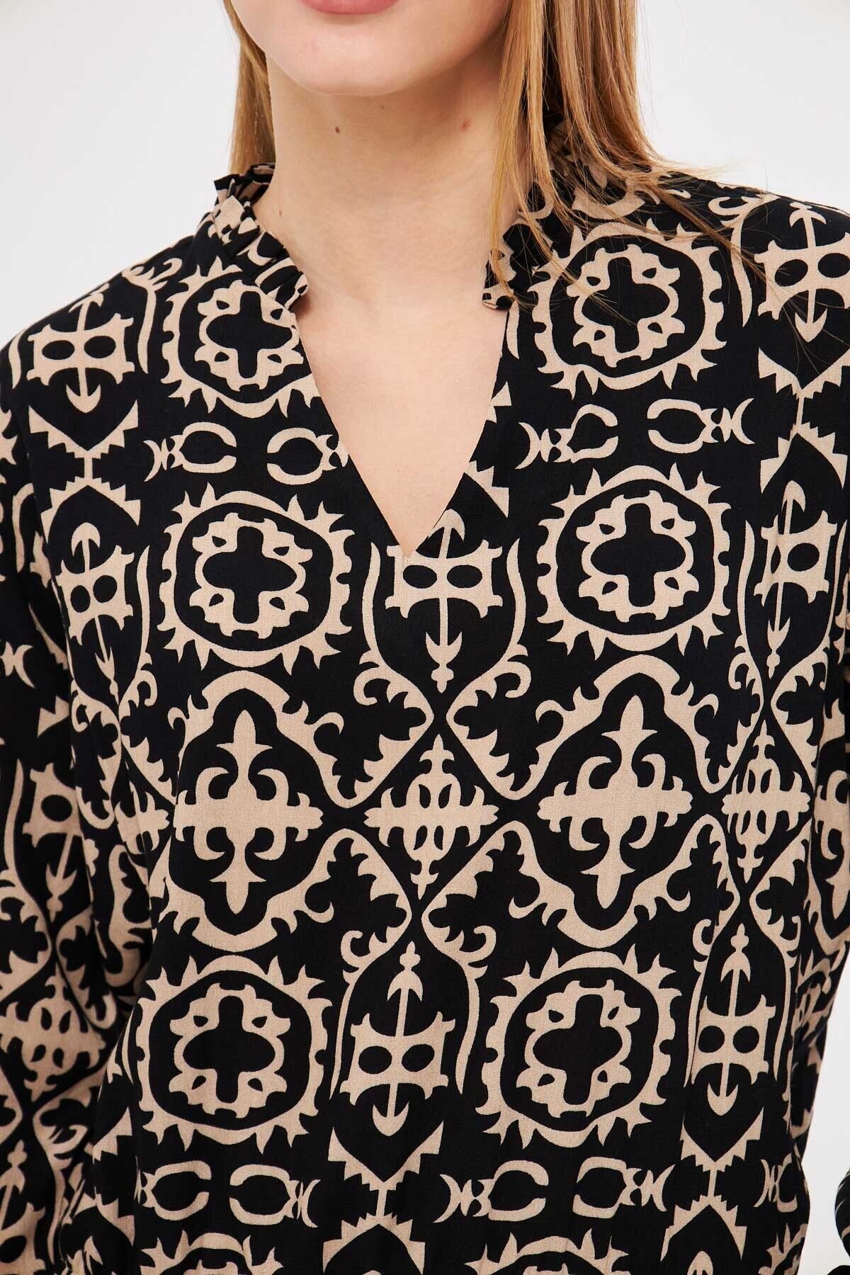 Female mink V-neck collar Pile Detailed Waist Waist Bluke Blouse ARM-25K001003