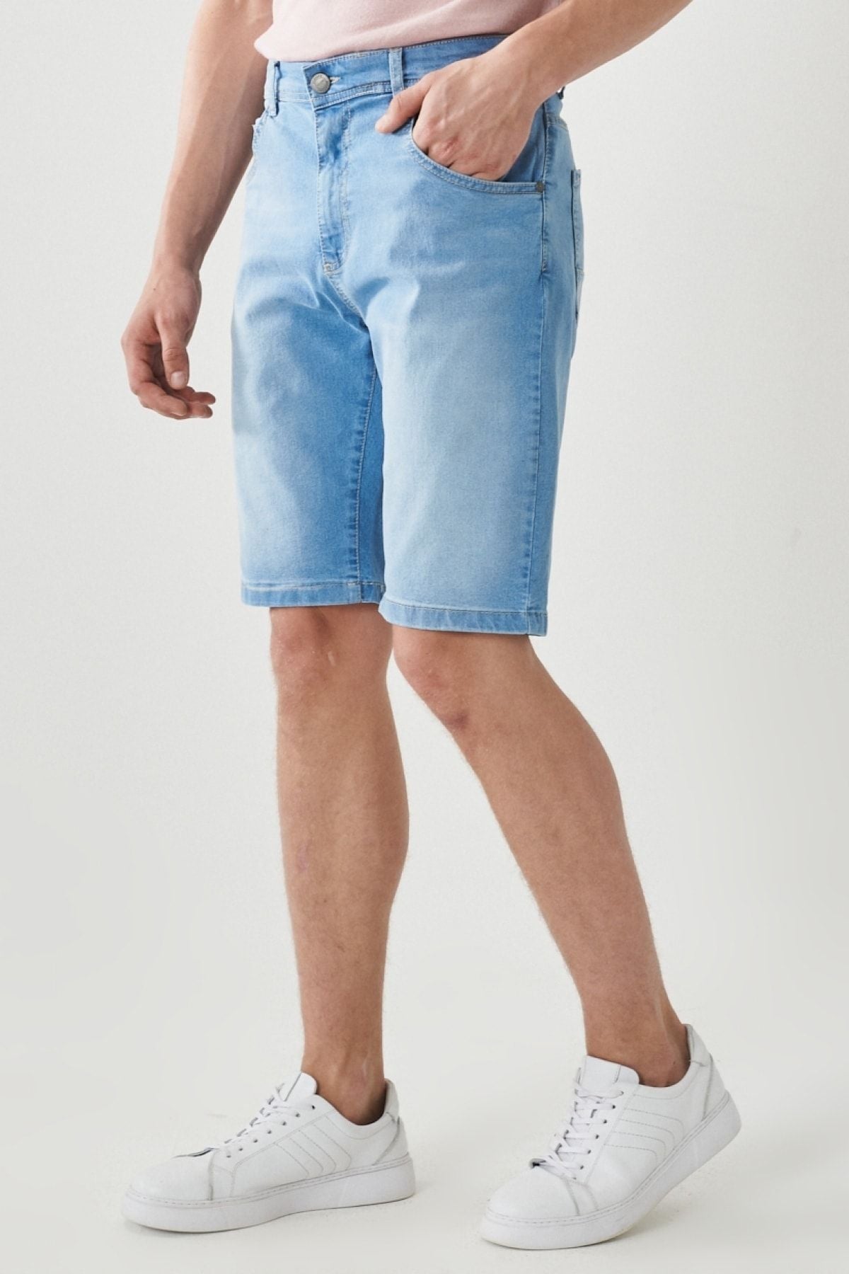 Men's Ice Blue Comfort Fit Casual Cut 5 Pocket Flexible Denim Jeans Shorts