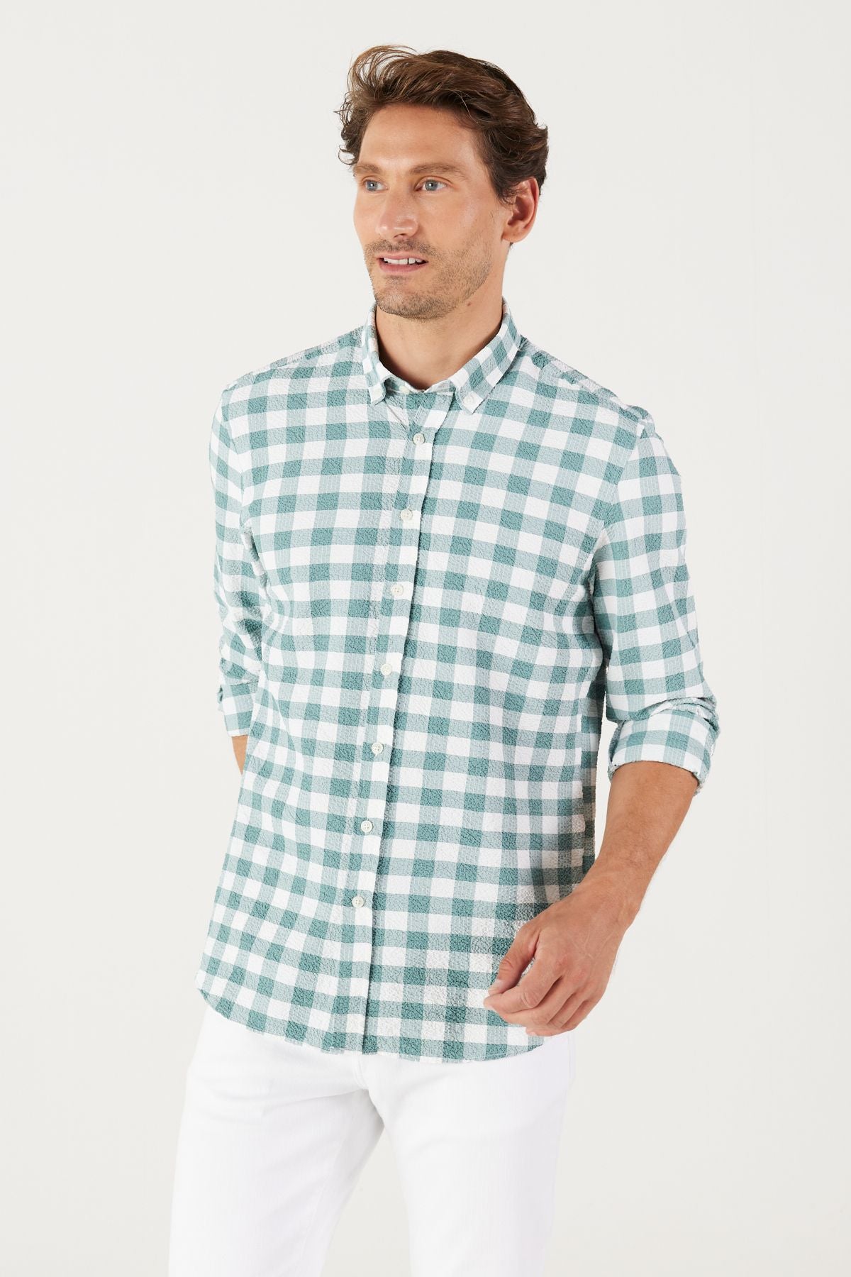 Men's white-green slim fit narrow cut buttoned collar checkered shirt