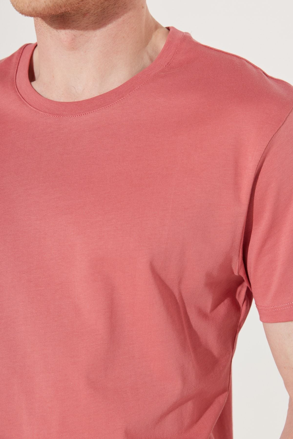 Men's Tile Slim Fit Narrow Cut 100 %Cotton Bicycle Collar Basic T -shirt
