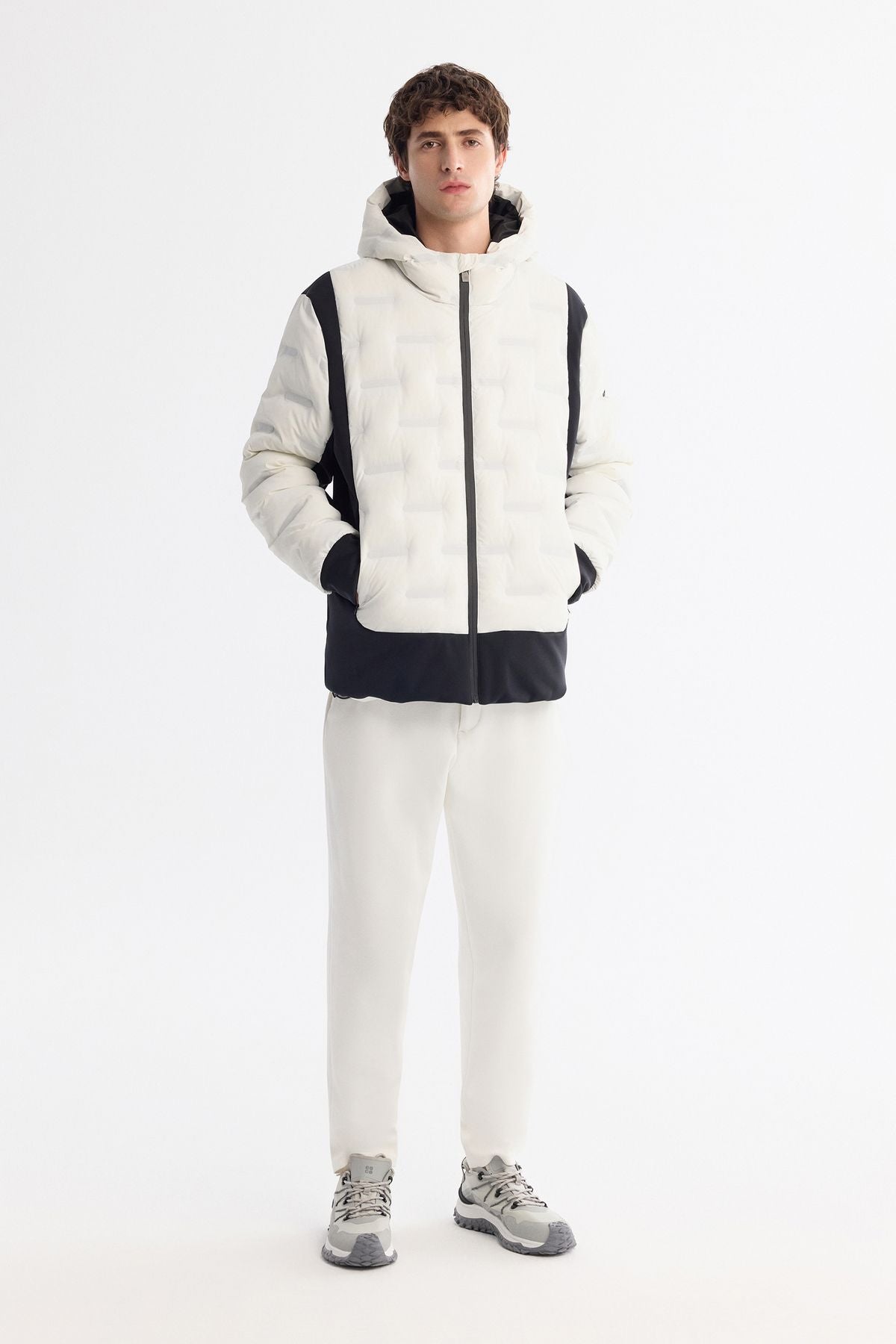 Men's white hooded water repulsive windproof swelling coat A42y6105
