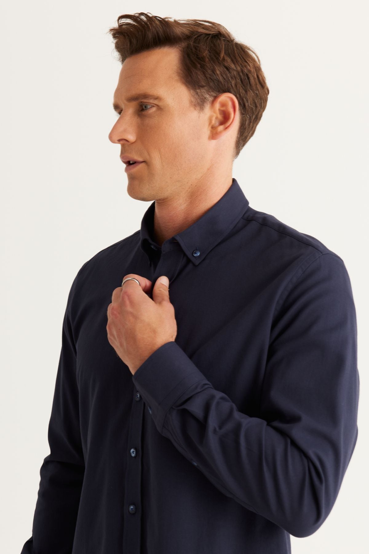 Men's navy blue slim fit narrow cut buttoned collar cotton gabardin shirt