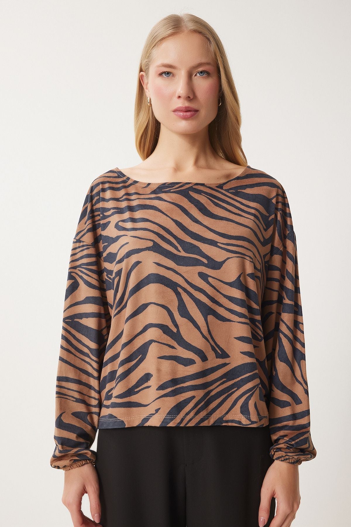 Female black beige zebra patterned suede blouse FN03401