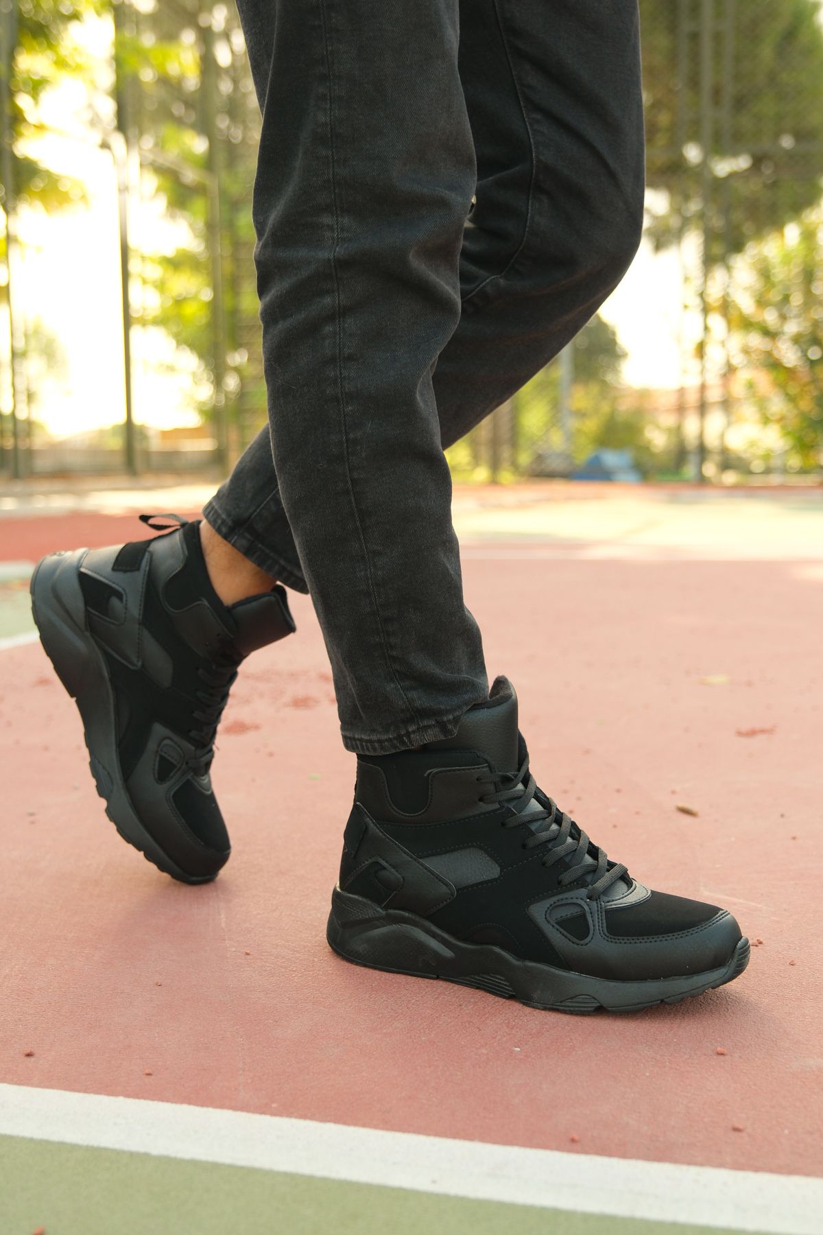 Ultra Light Black Black Men Sneaker Bot 0012350