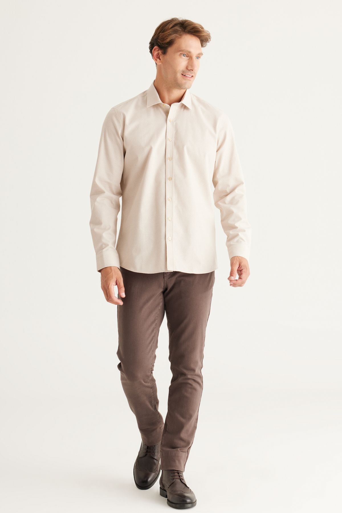 Men's beige slim fit narrow cut classic collar organic cotton shirt