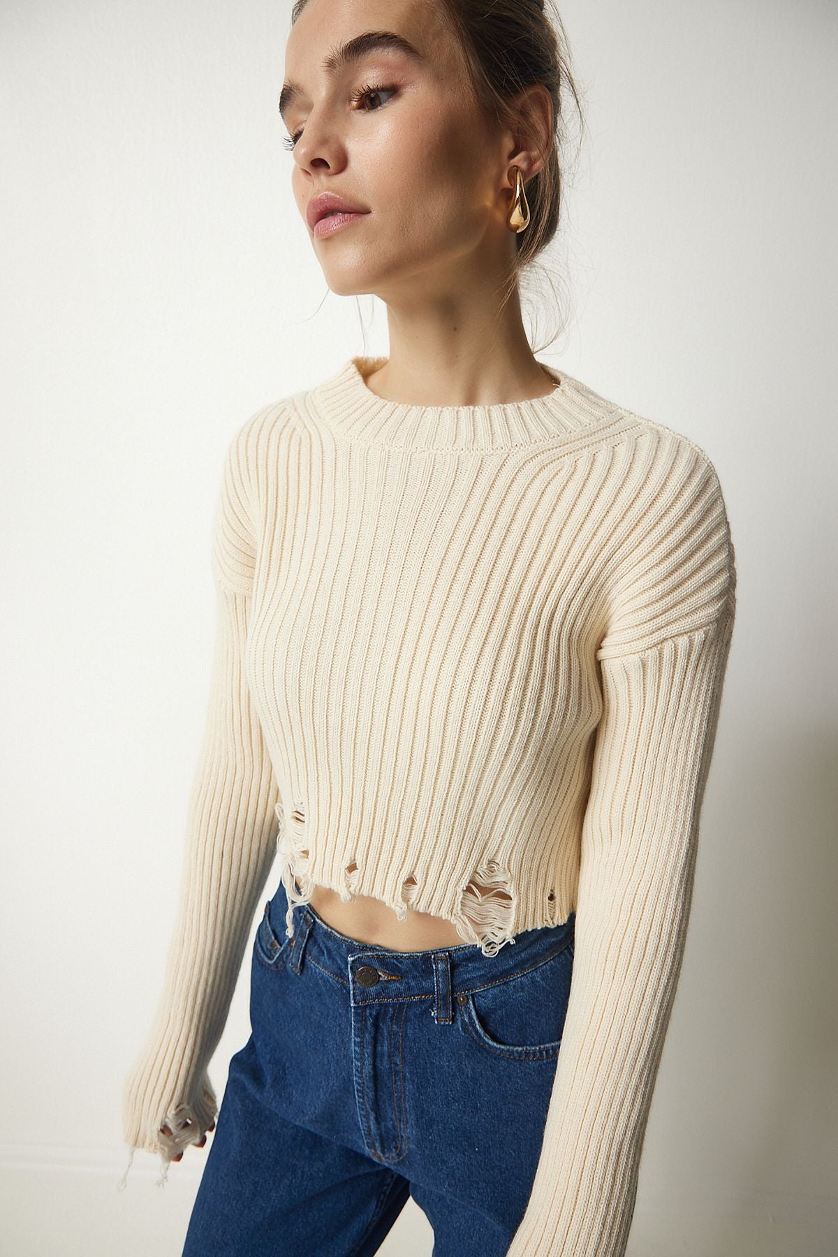 Women's Cream Torn Detailed Triko Crop sweater YY00181