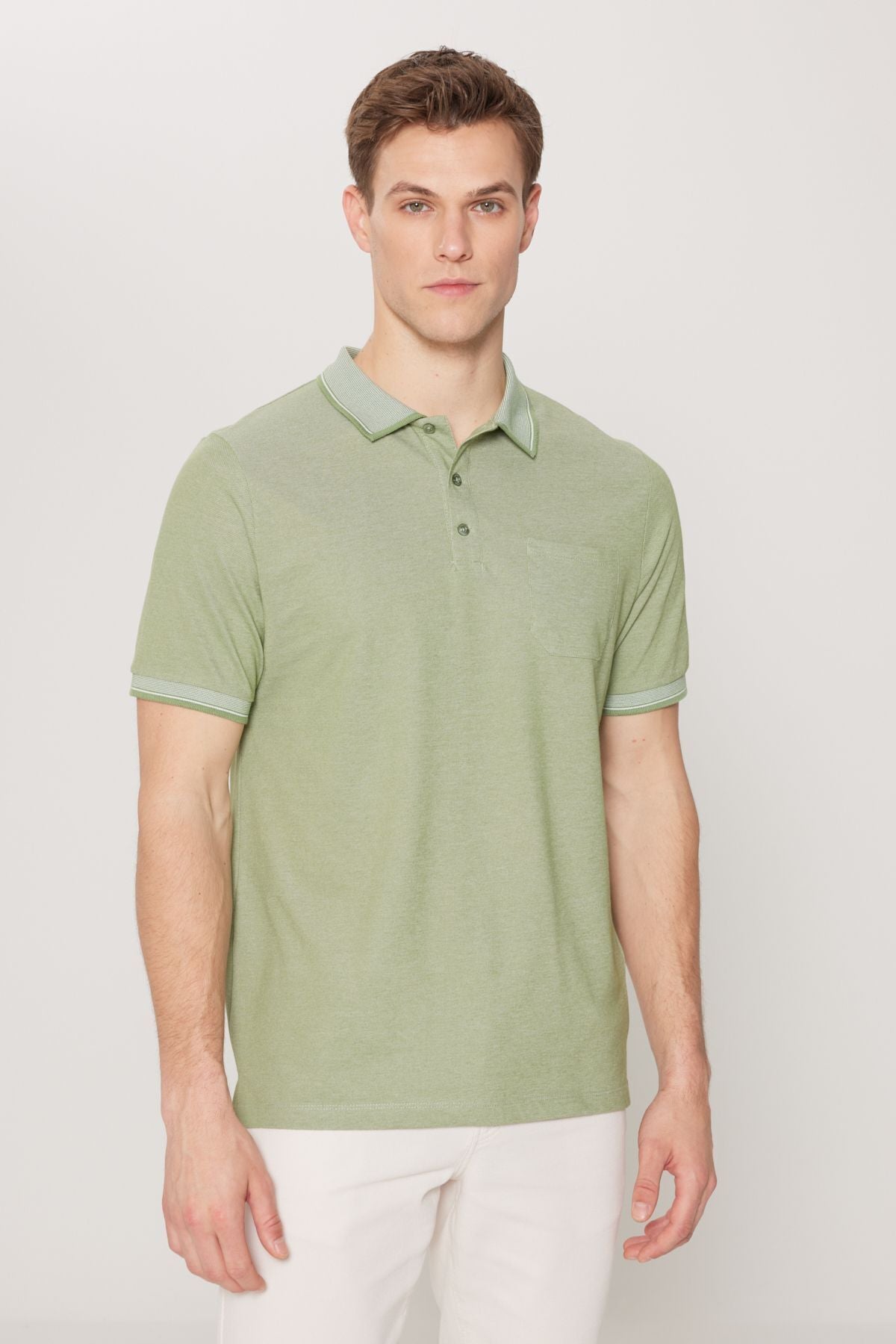 Men -Plugging Cotton Fabric Regular Fit comfortable cut green curved polo collar t -shirt