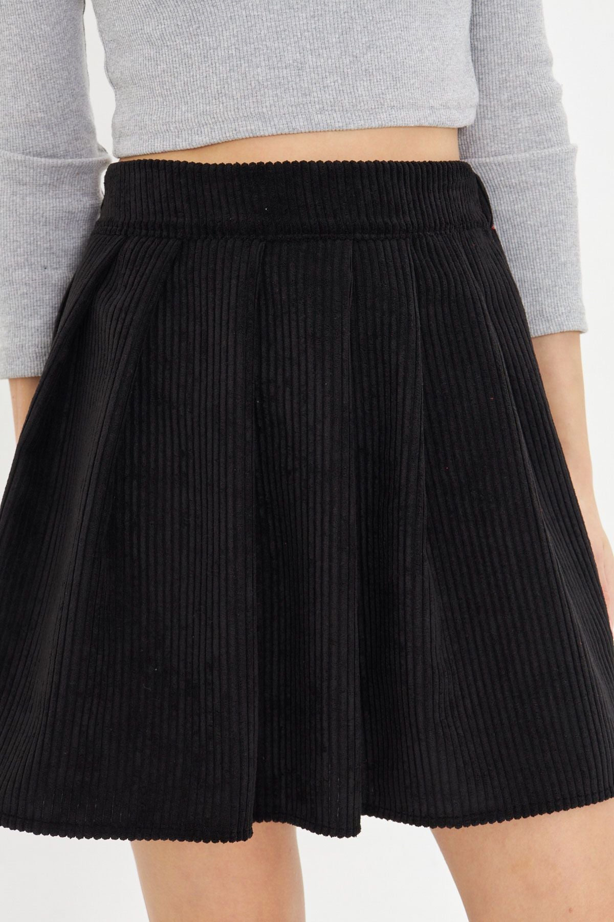 WOMEN BLACK WALL RAZIFE SHORT SKIN ARM-25K001080