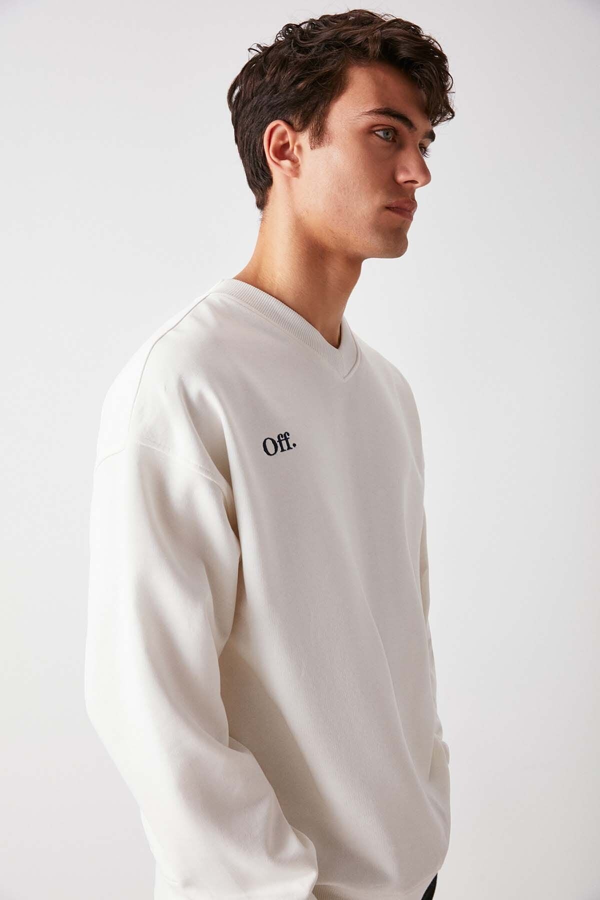 Off men's post embroidery detailed V -neck Içi Poleless Oversize White Sweatshirt