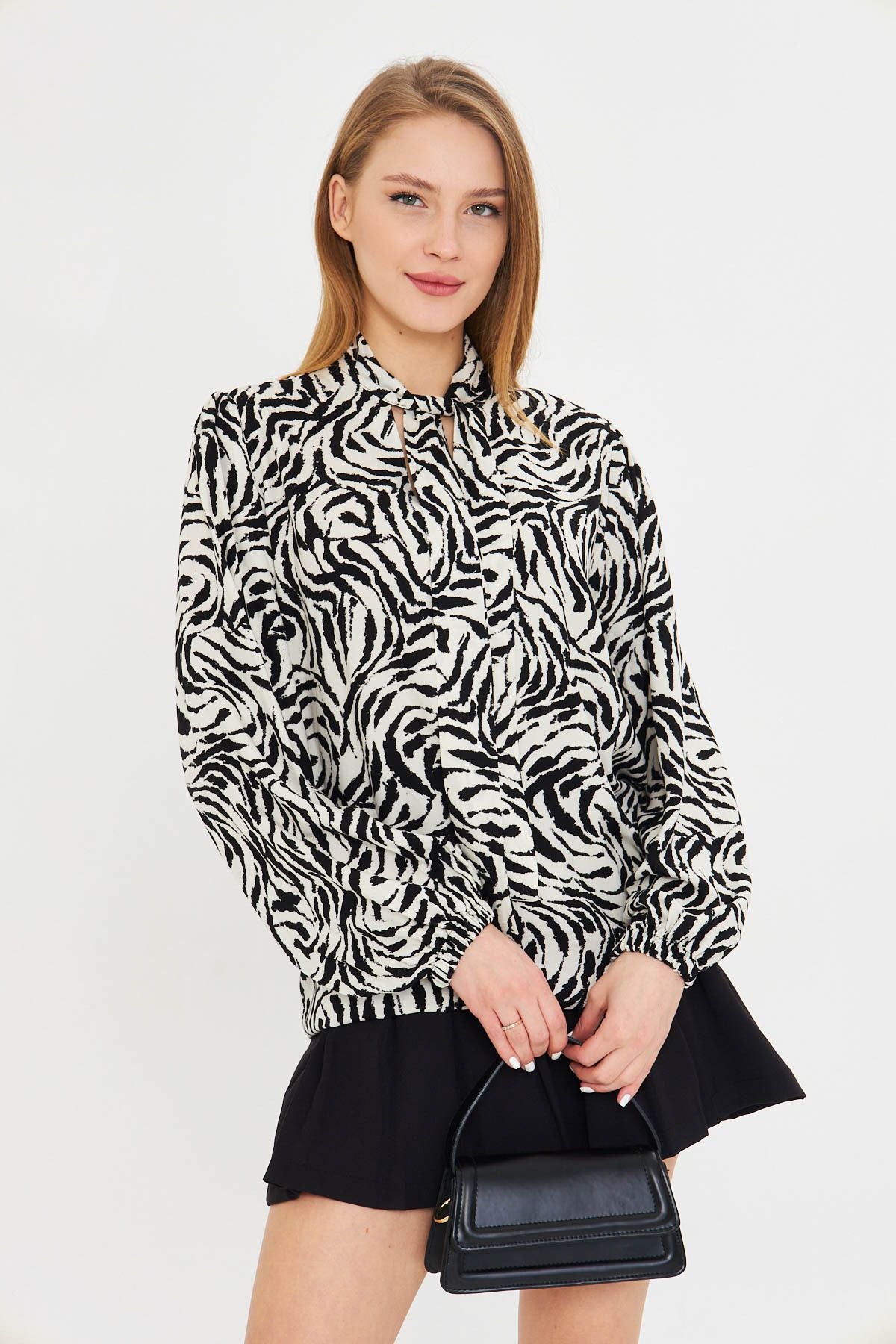 Female ecru collar connecting arm tire blouse ARM-25K001096