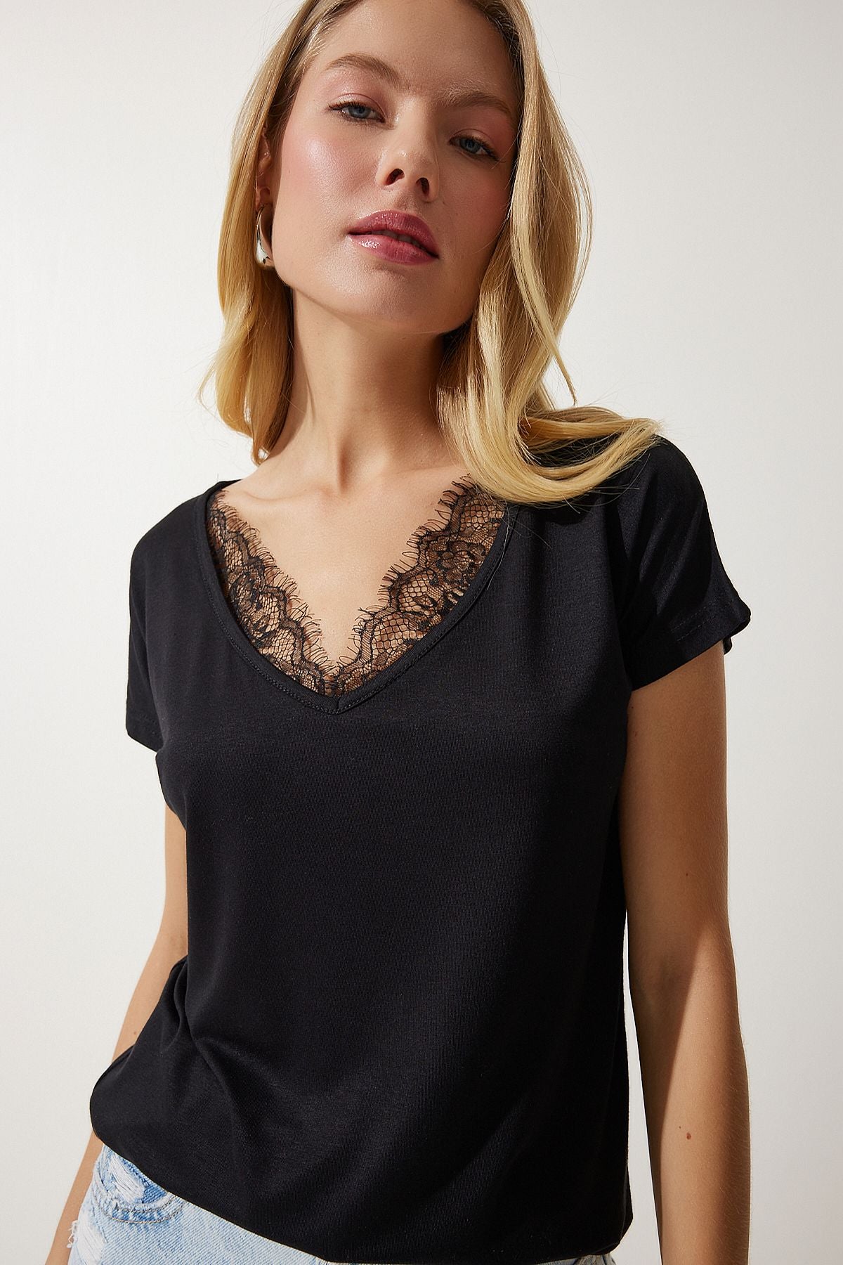 Female black lace detailed viscose blouse EN00607