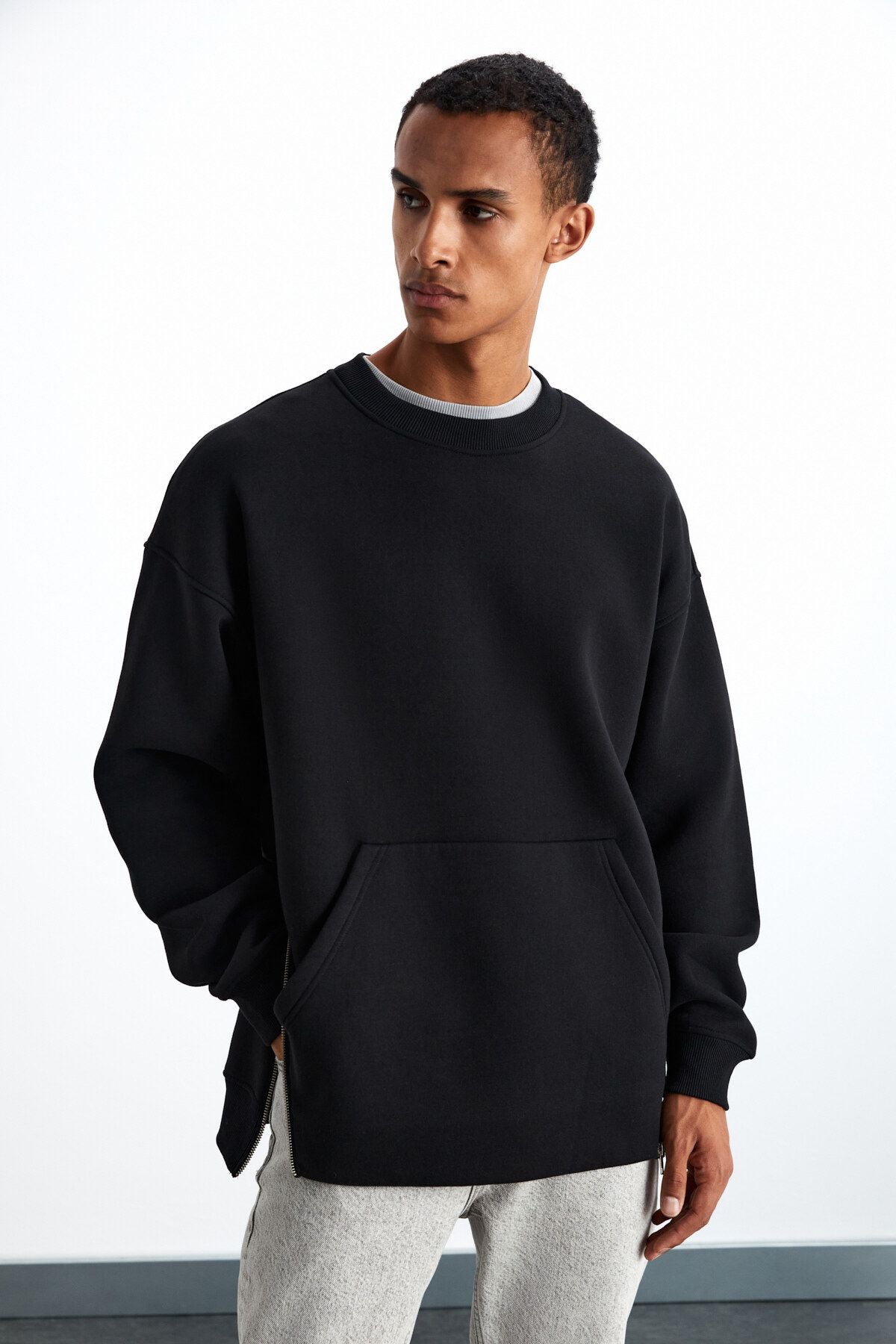 Sandıagos Men's Cotton-Polyester Black Sweatshirt