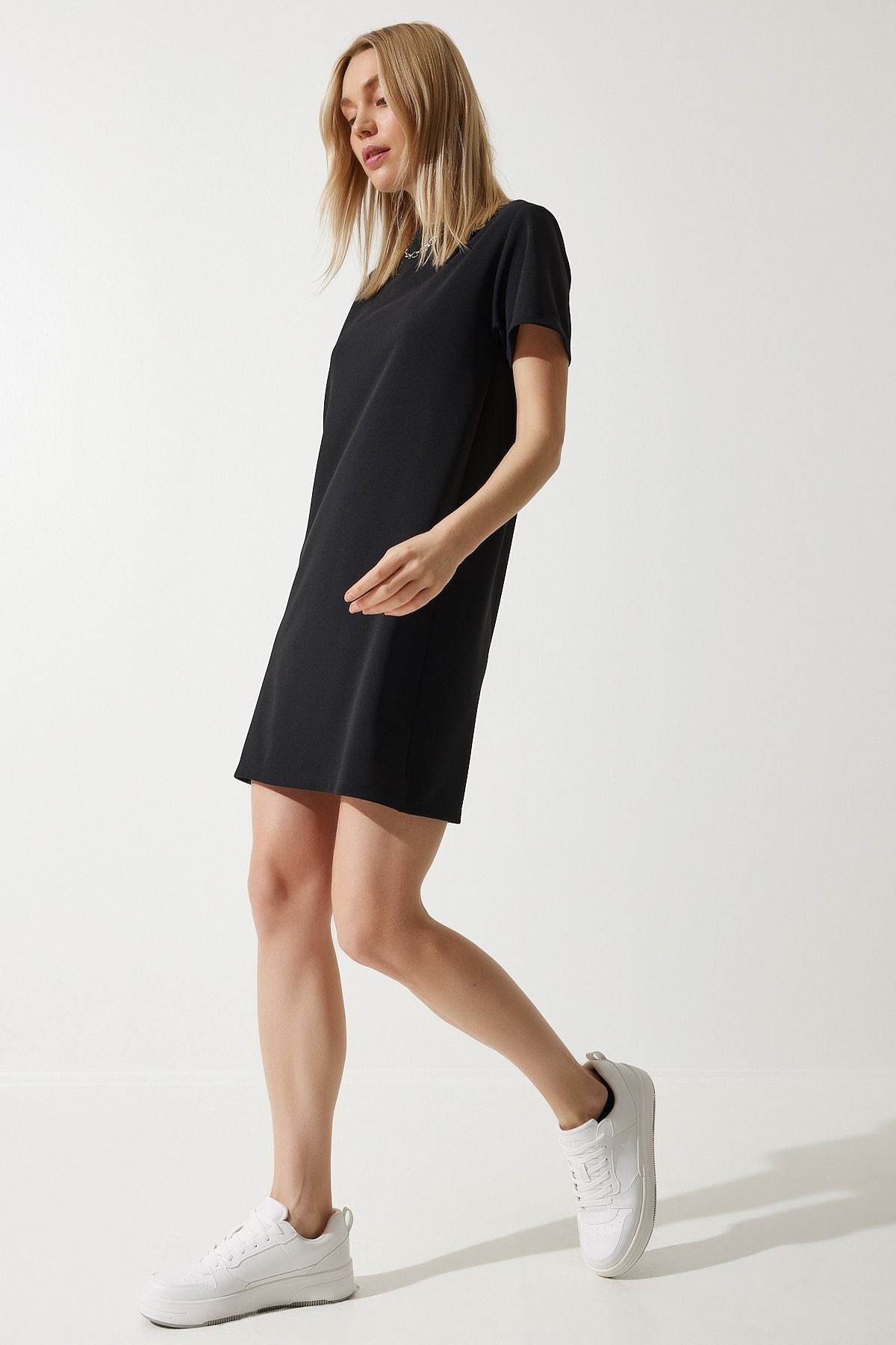 Woman Black Bicycle Neck Basic Crepe Dress to00136