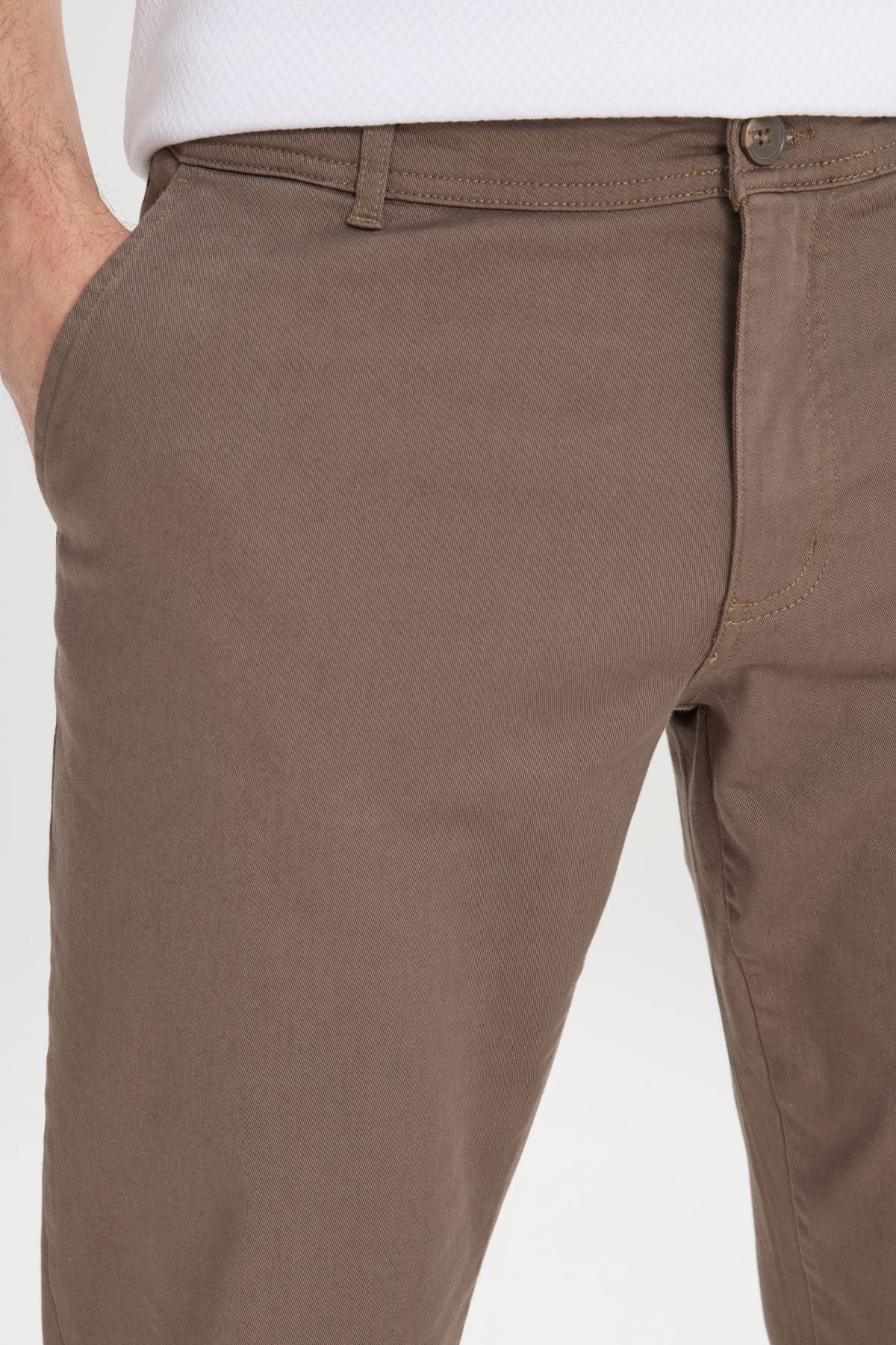 Men's light brown slim fit narrow cut cotton side pocket flexible chino pants