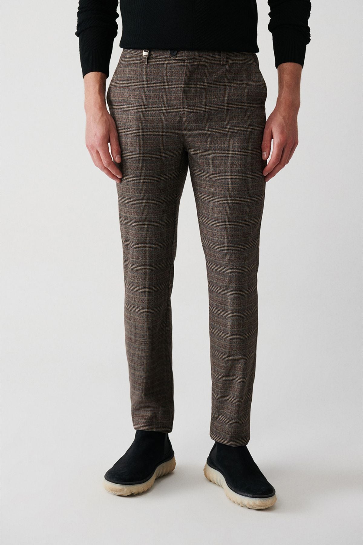 Men's Brown Classic Plaid Soft key Fland Trousers A32Y3073