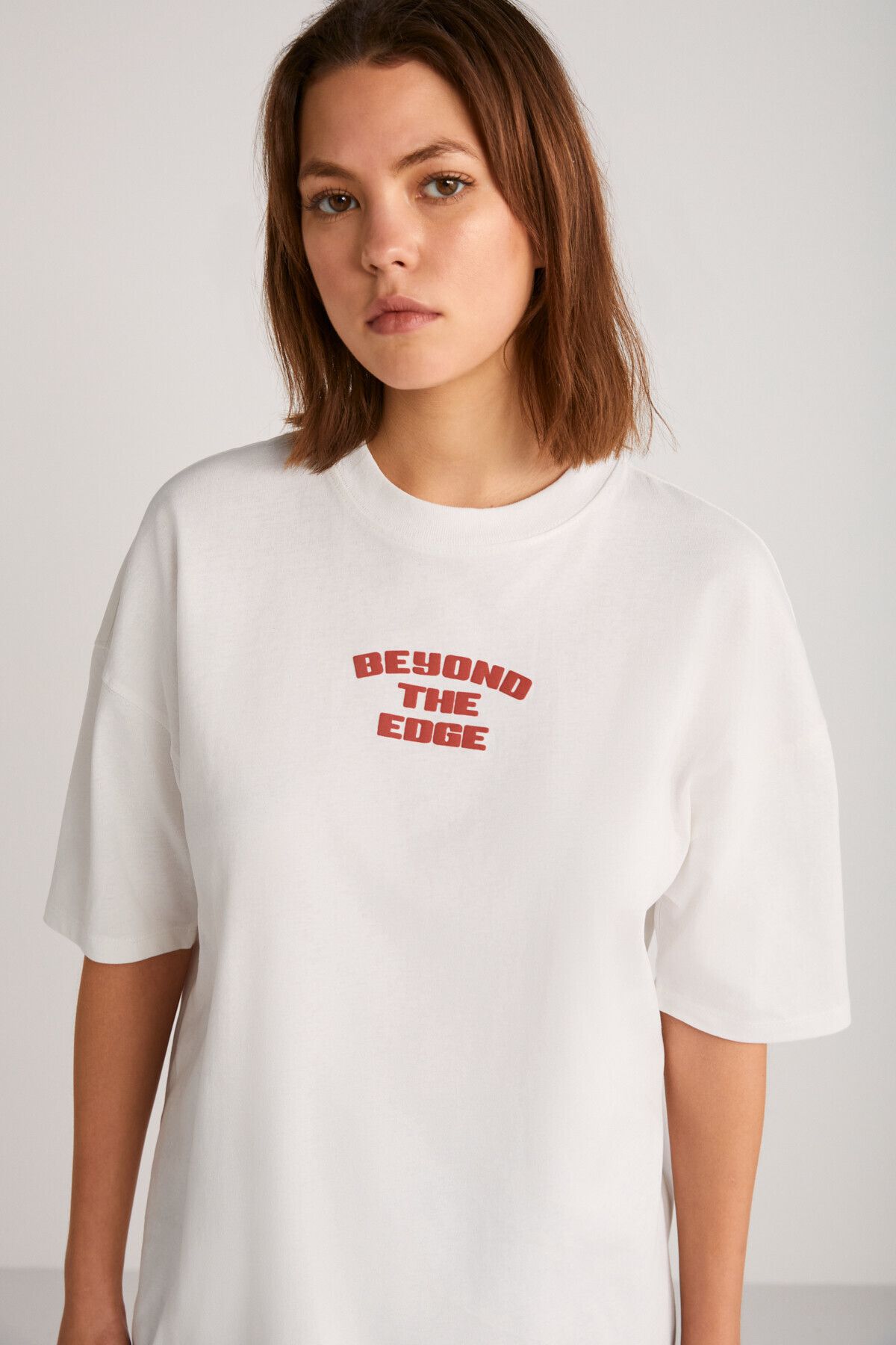 Arcadia woman back and front text detailed ecru/red t-shirt