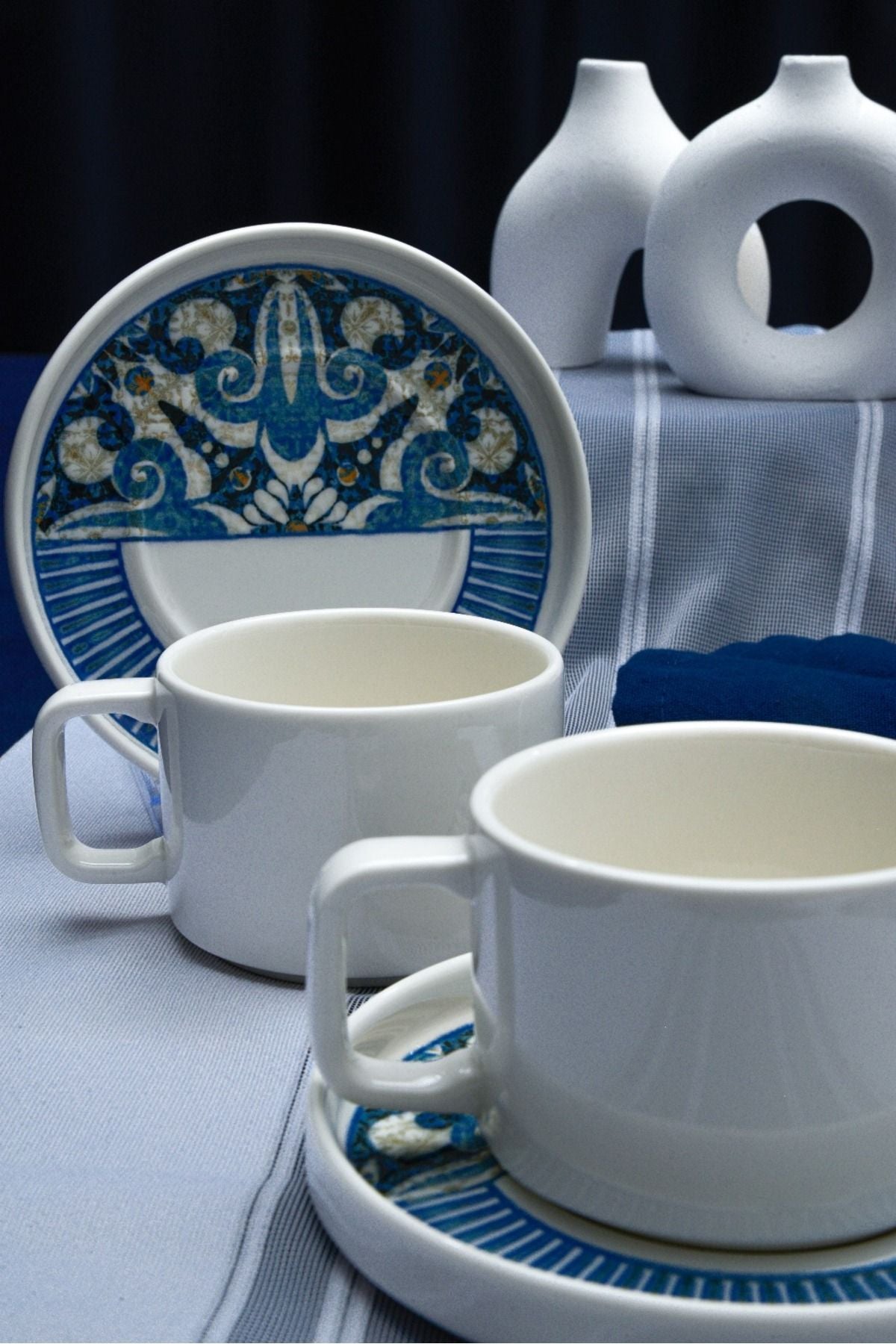 Azur 4 Piece 2 Person Porcelain Tea Cup Set