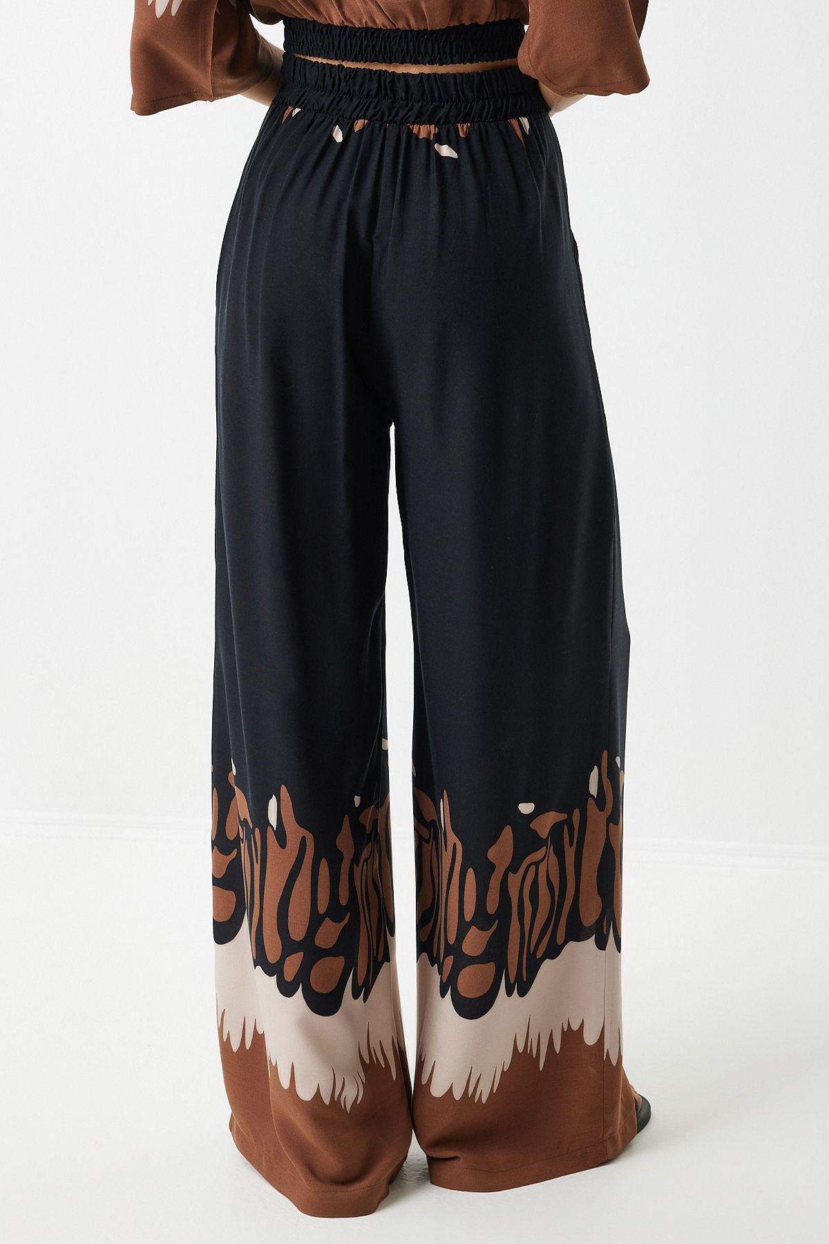 Female black brown patterned relaxed viscose set CR00438