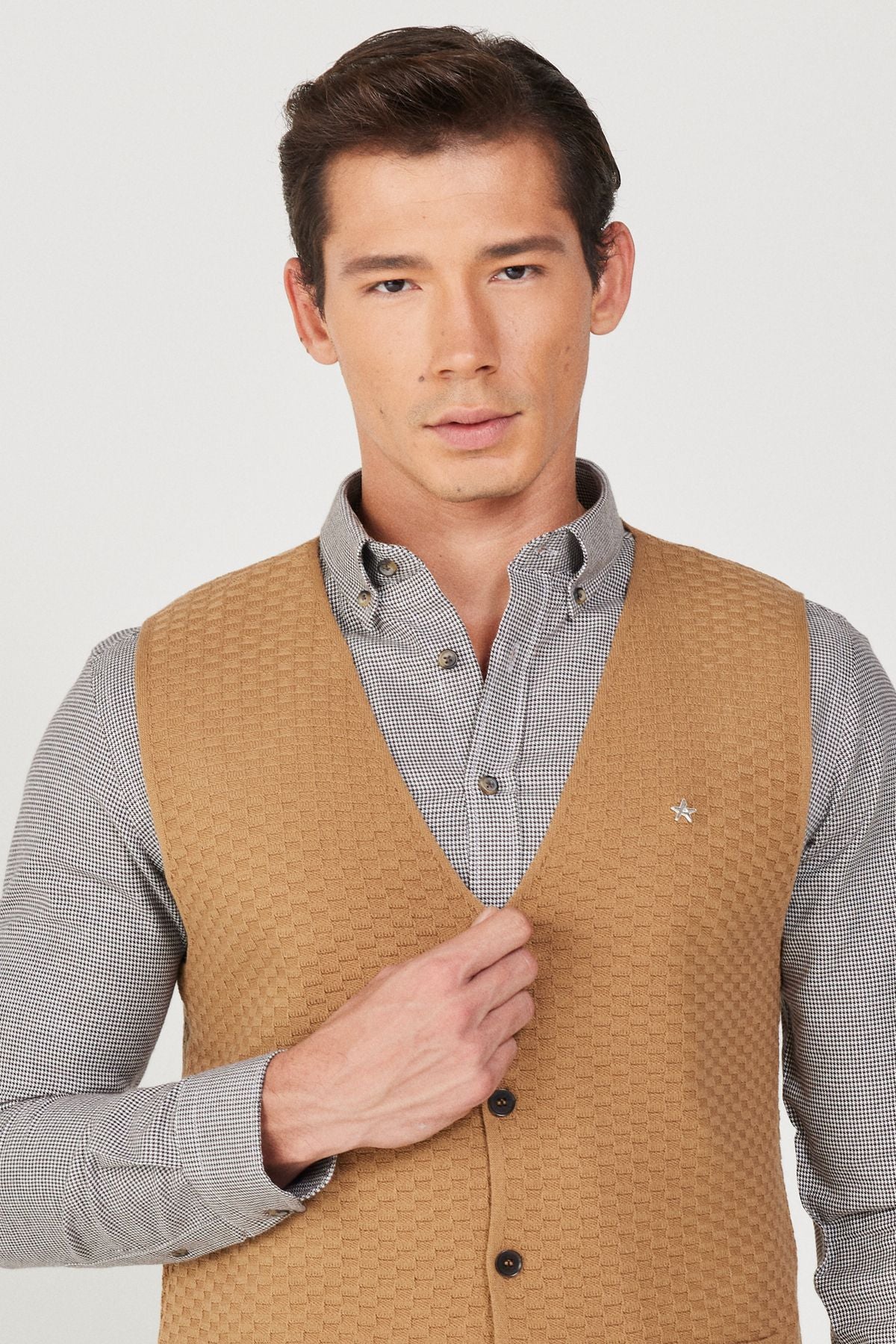 Men's mink standard fit Normal cut V -neck knitwear vest