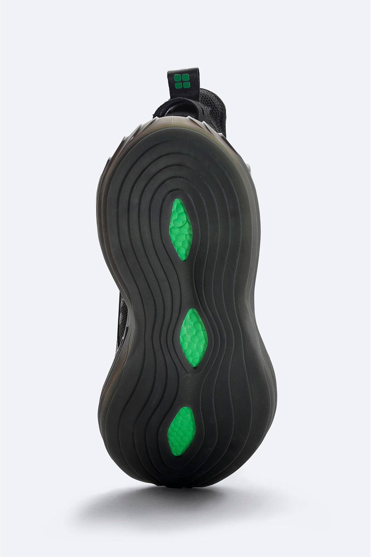 Men's black flexible floor sneaker shoes A32y8003