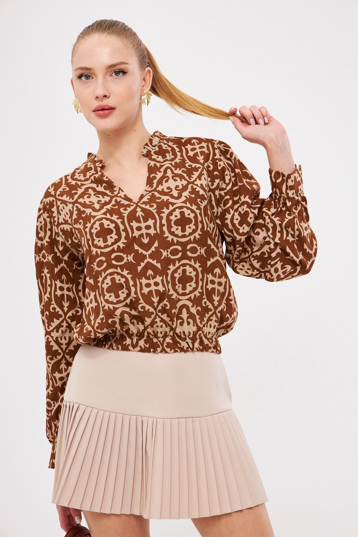 Female Coffee V-Neck Collar Pile Detailed Waist Waist Bluke Blouse ARM-25K001003
