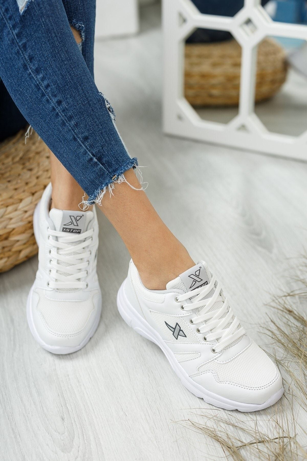 White Unisex Sneaker 12020