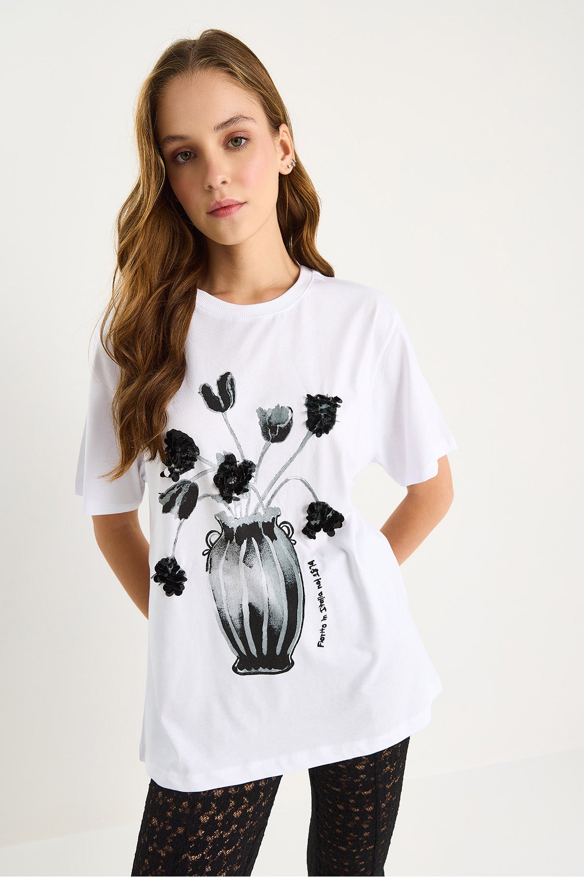 Women's Crew Neck Short Sleeve Floral Printed Sequin Detailed T-Shirt 60602021