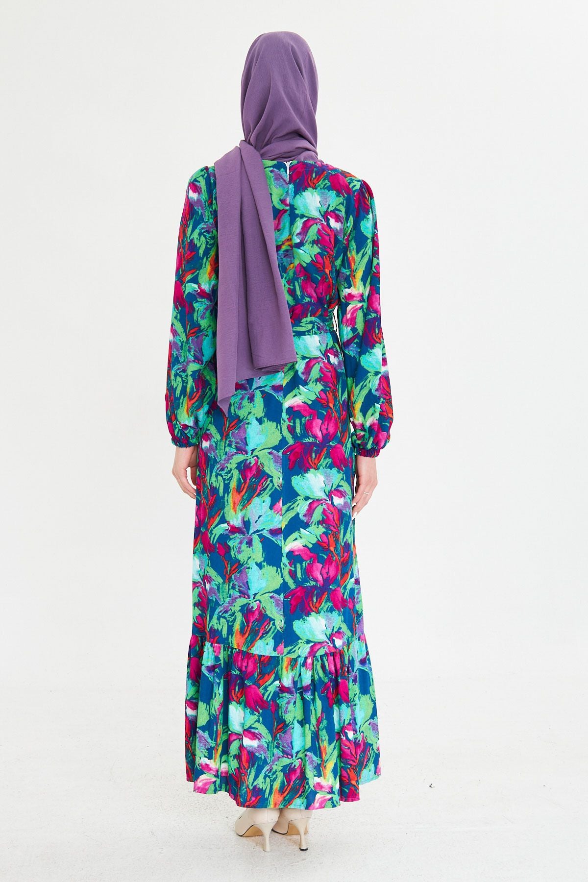 Female green zero collar behind the zipper skirt end with frilly belt long hijab dress ARM-25K001101