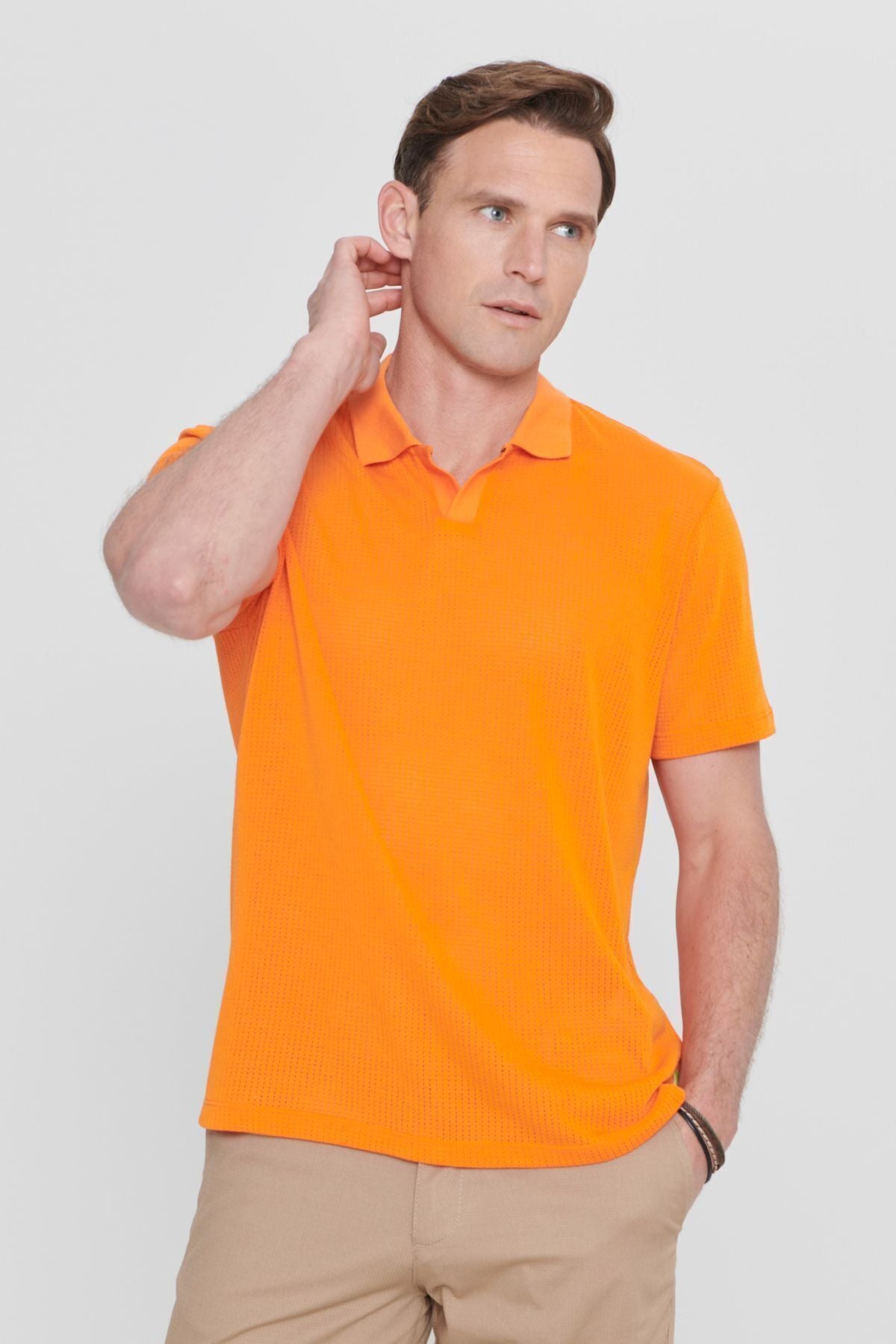 Men's orange regular fit comfortable cut polo collar label detailed T -shirt