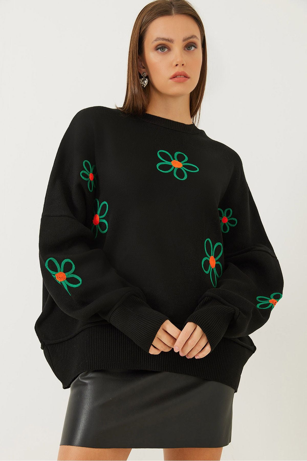 Women's Daisy Embroidered Knitwear Sweater