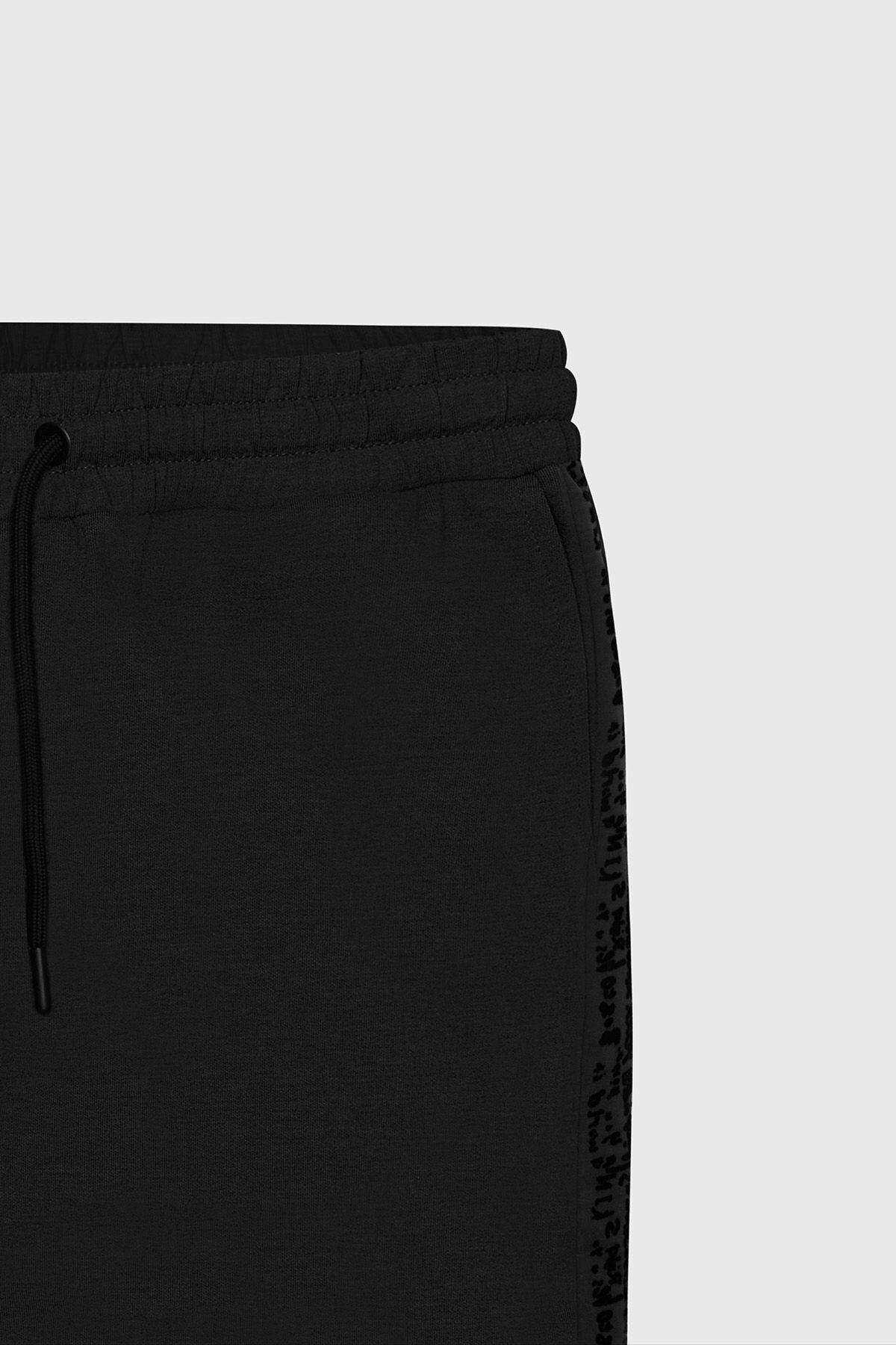 Men's Black Standard Fit Normal Cut Casual Knitting Shorts