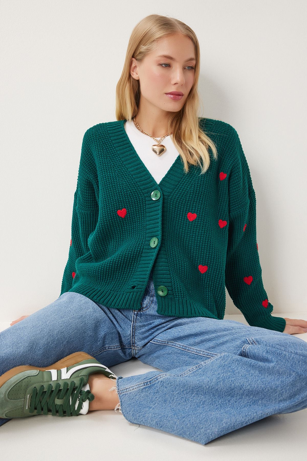 Female Emerald Green V -Neck Heart Textured Knitwear Cardigan KG00011