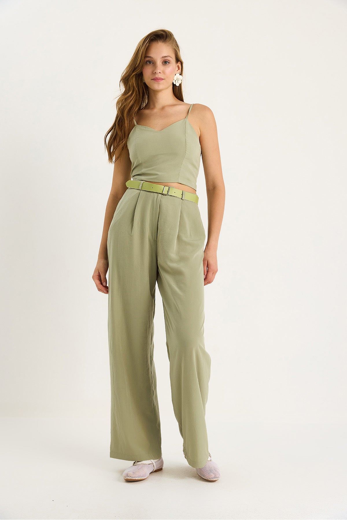 Women's Thin Strap Gipe Detailed Crop Blouse with Belt Pocket Loose Trousers Set 9379 60281104