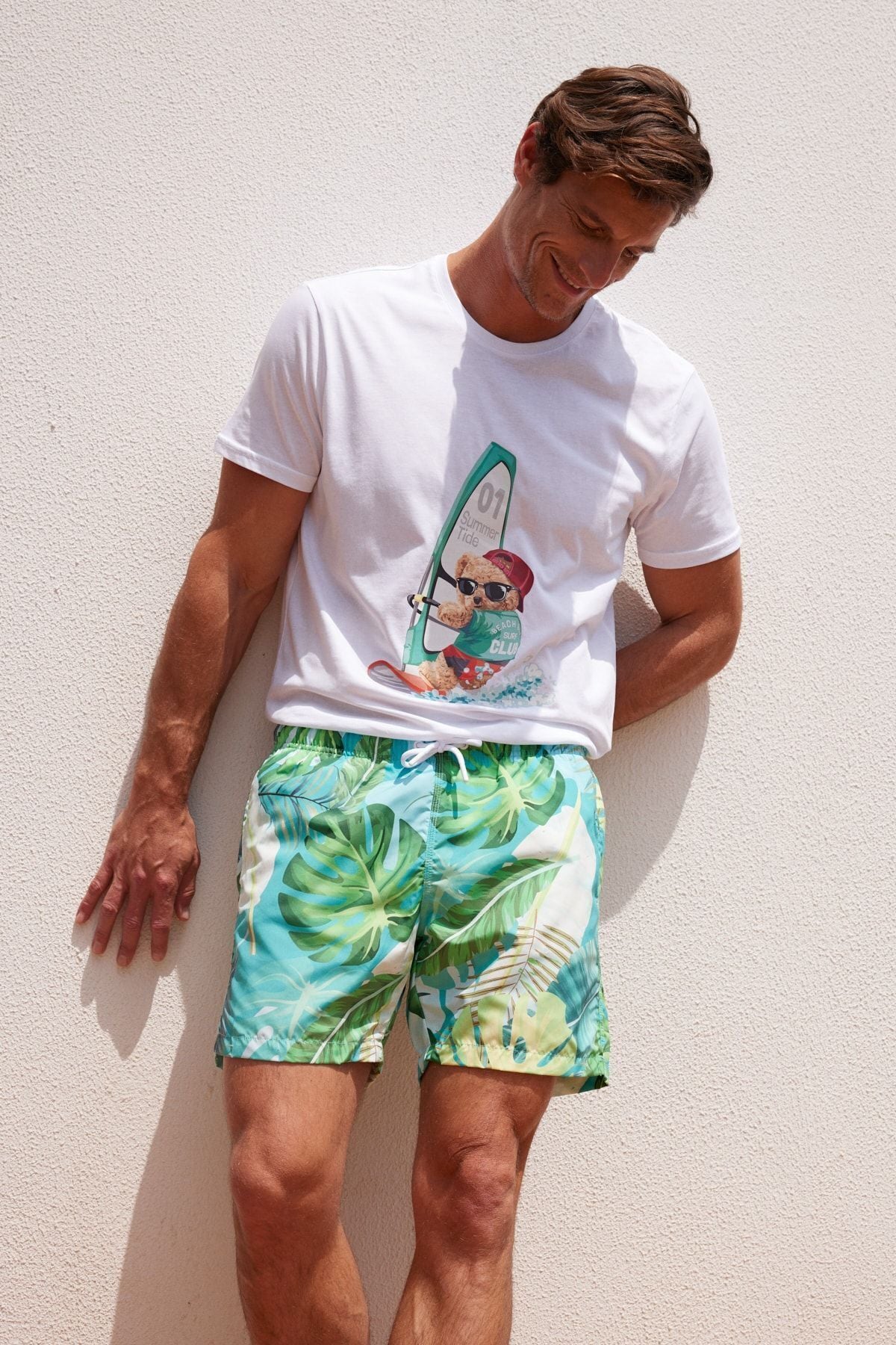 Men's Green Standard Fit Pocket Patterned Fast dried swimsuit sea shorts