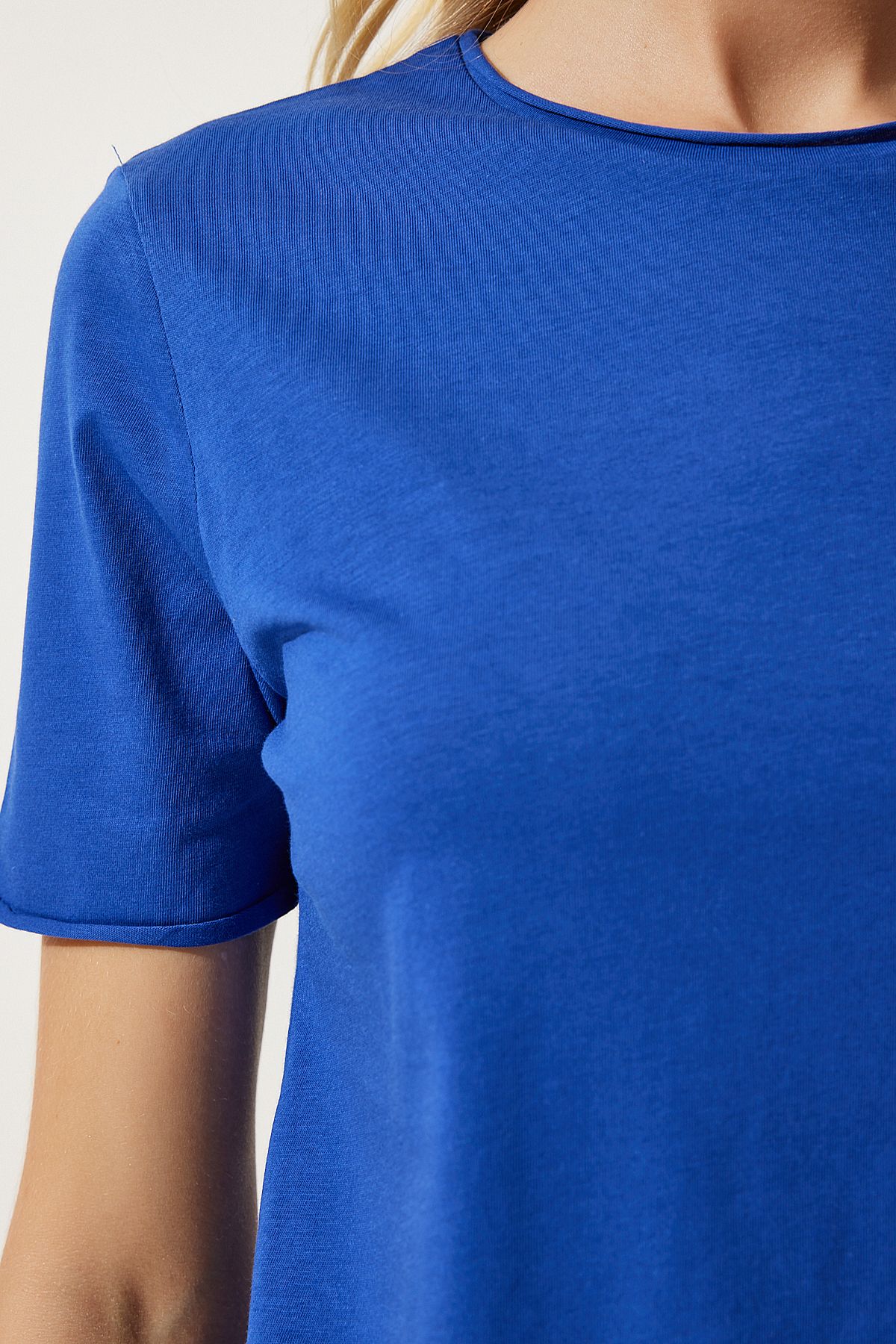 Women's Blue Bicycle Neck Basic Knitting T-Shirt UB00229