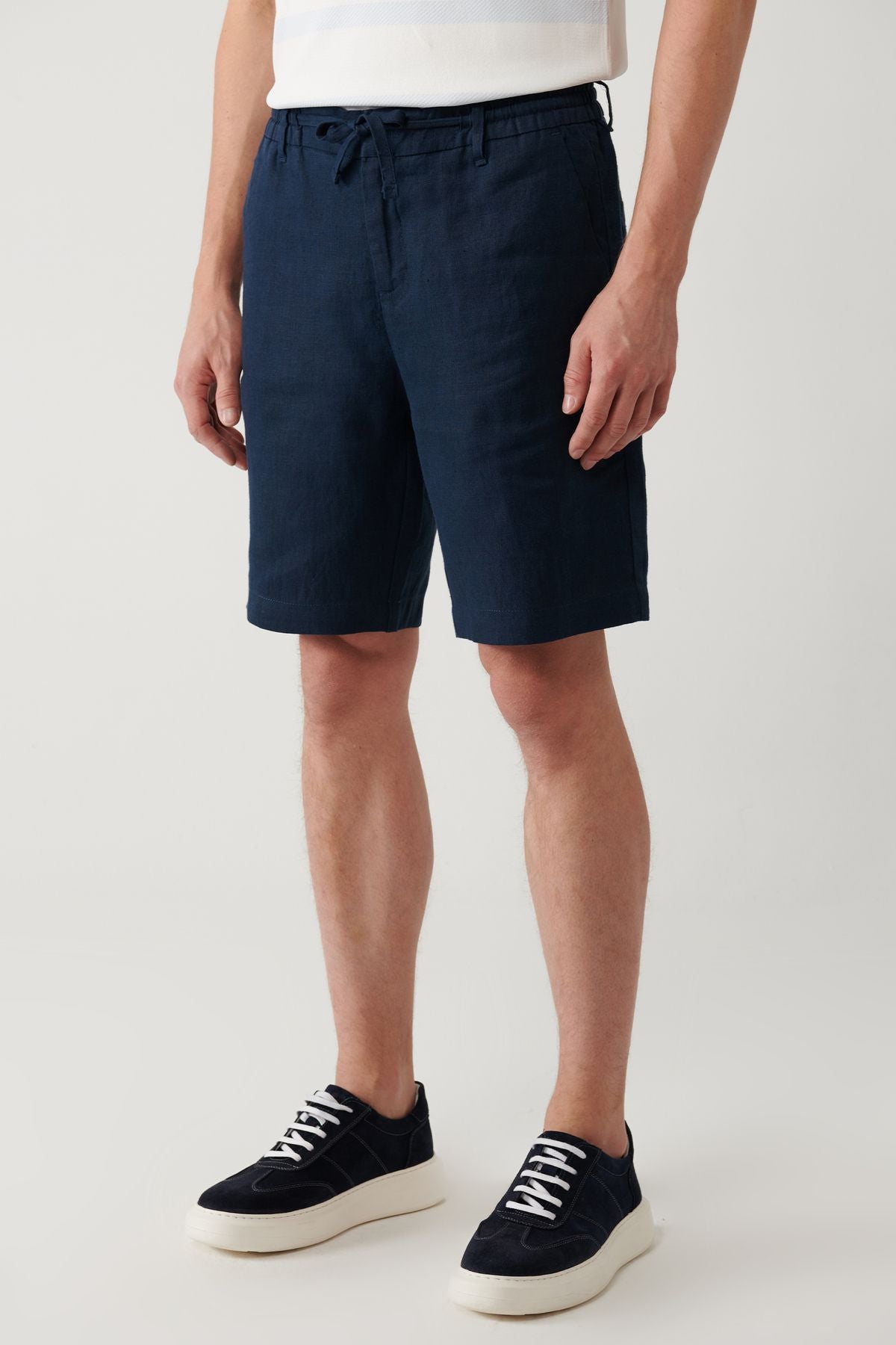 Men's Navy Blue Waist Tire 100 %Linen Assos Short A41y3710