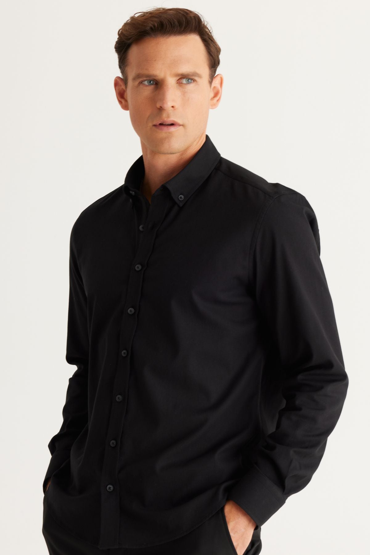 Men's black slim fit narrow cut buttoned collar cotton gabardin shirt