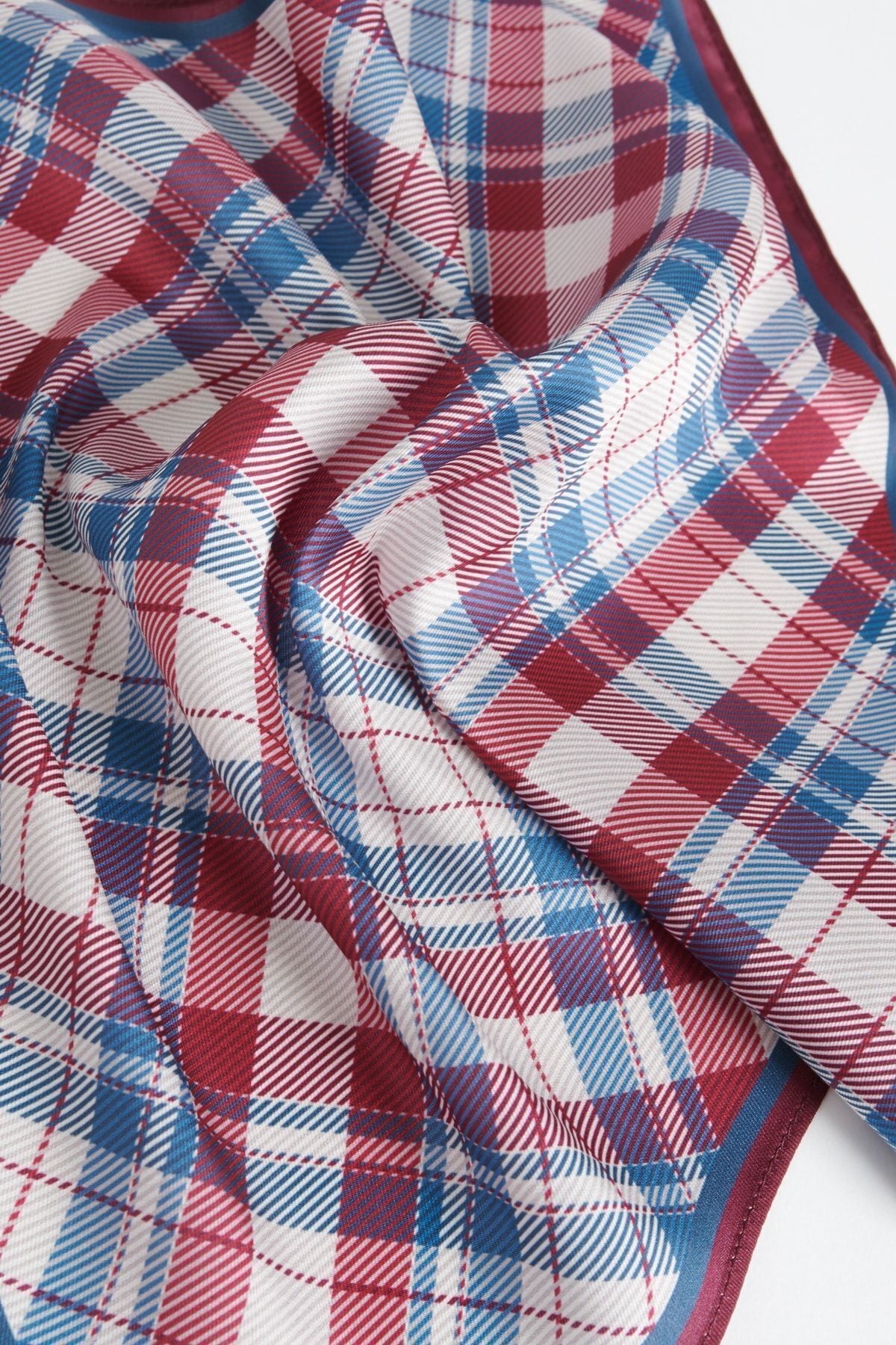 Men's red-white patterned handkerchief