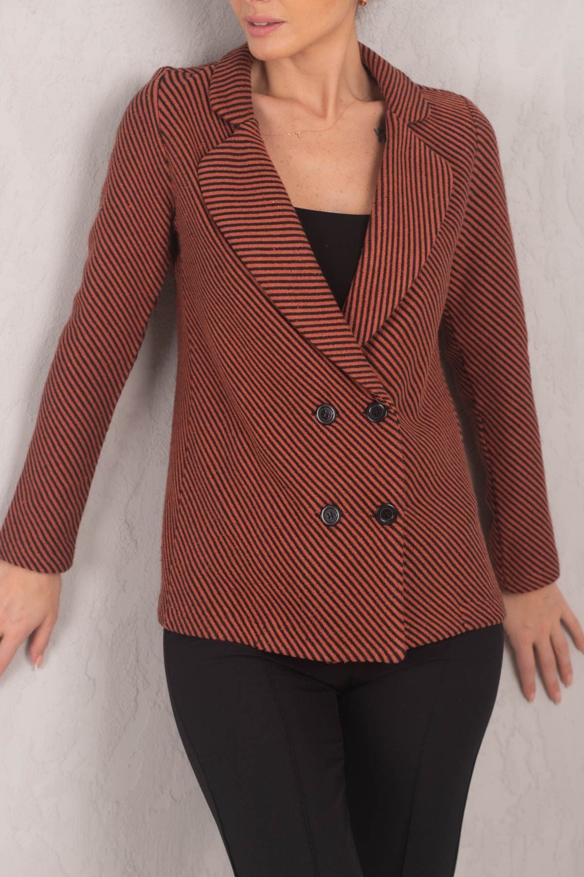 Four button with female tile line pattern ARM-24K001037