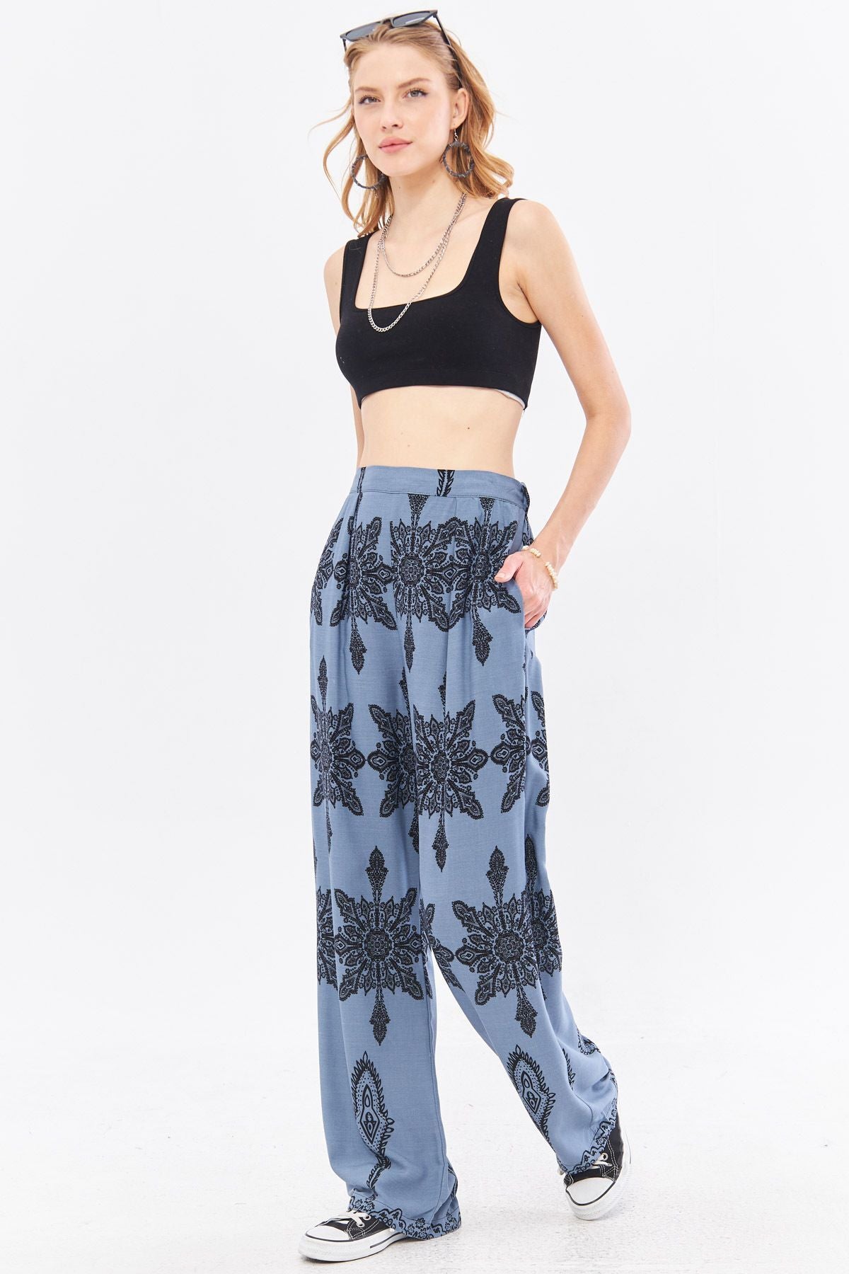 Woman Indigo Patterned Plenty of Pacha Pants Arm-23001124