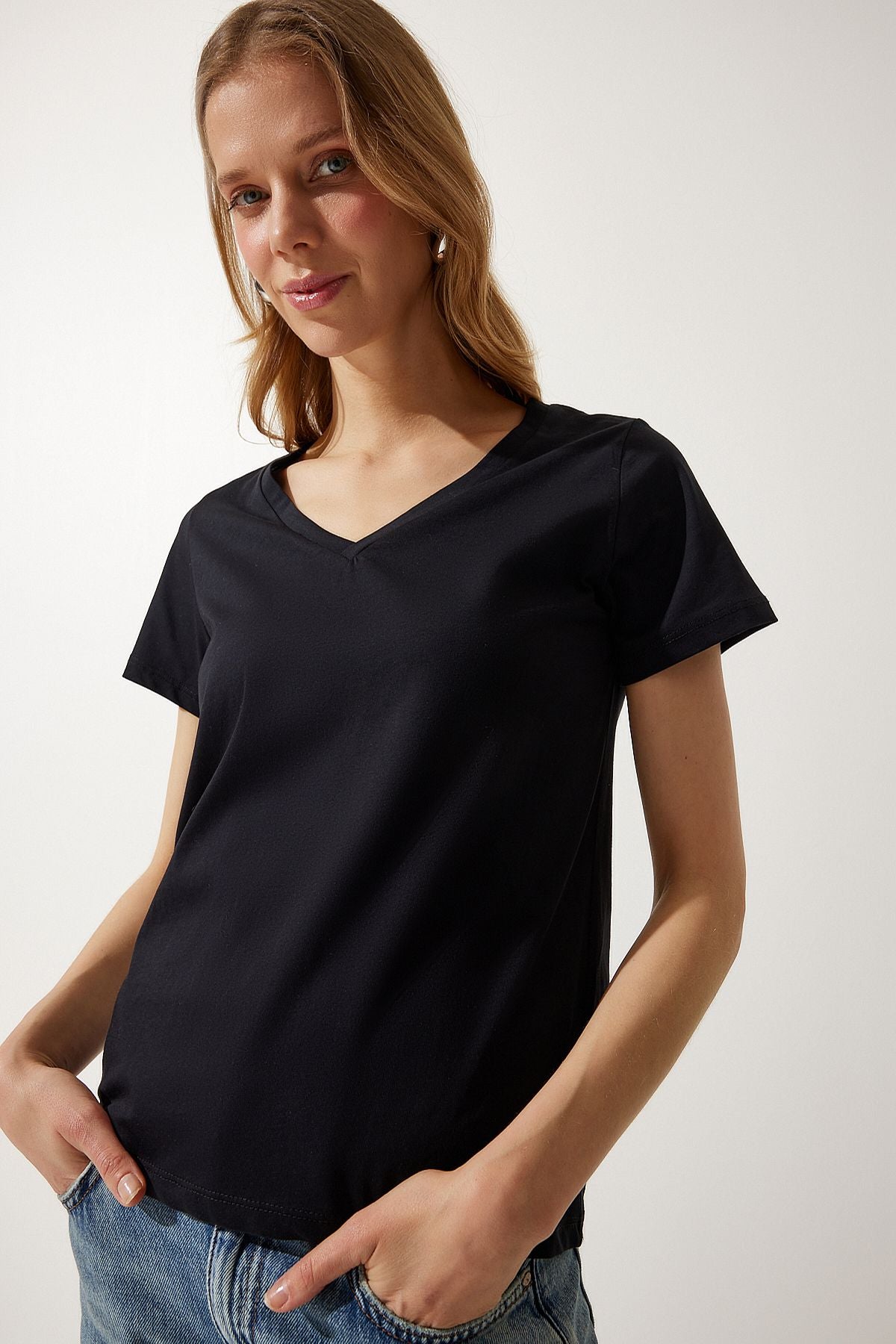 Woman Black V-Neck Basic Knitting T-Shirt UB00261