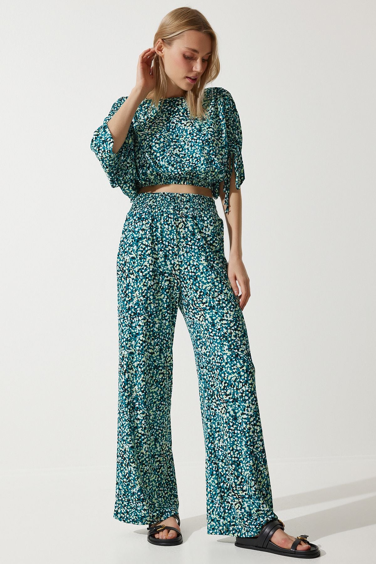 Female Green Patterned Blouse Palazzo Knitting Set MC00264