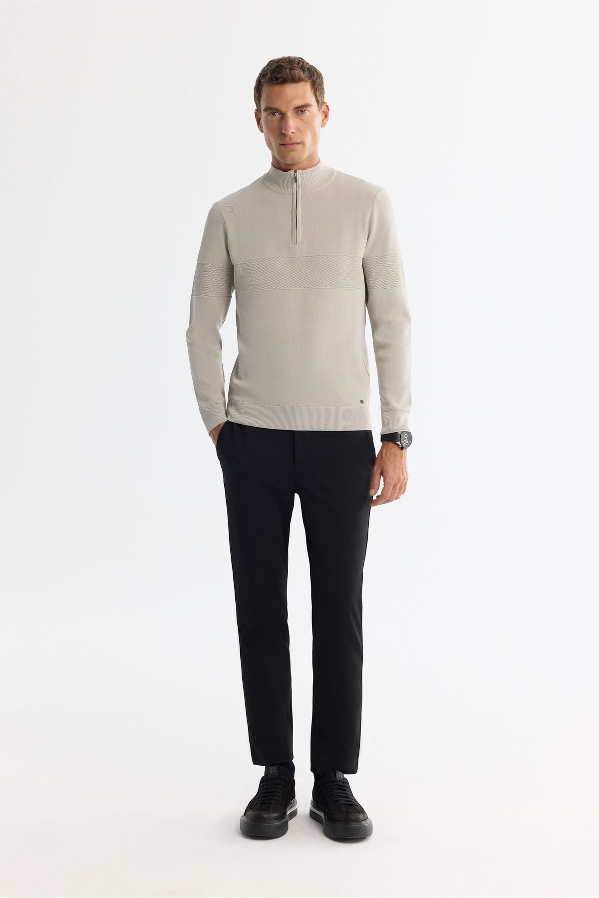 Men's light gray zipper upright collar front texture detailed knitwear sweater