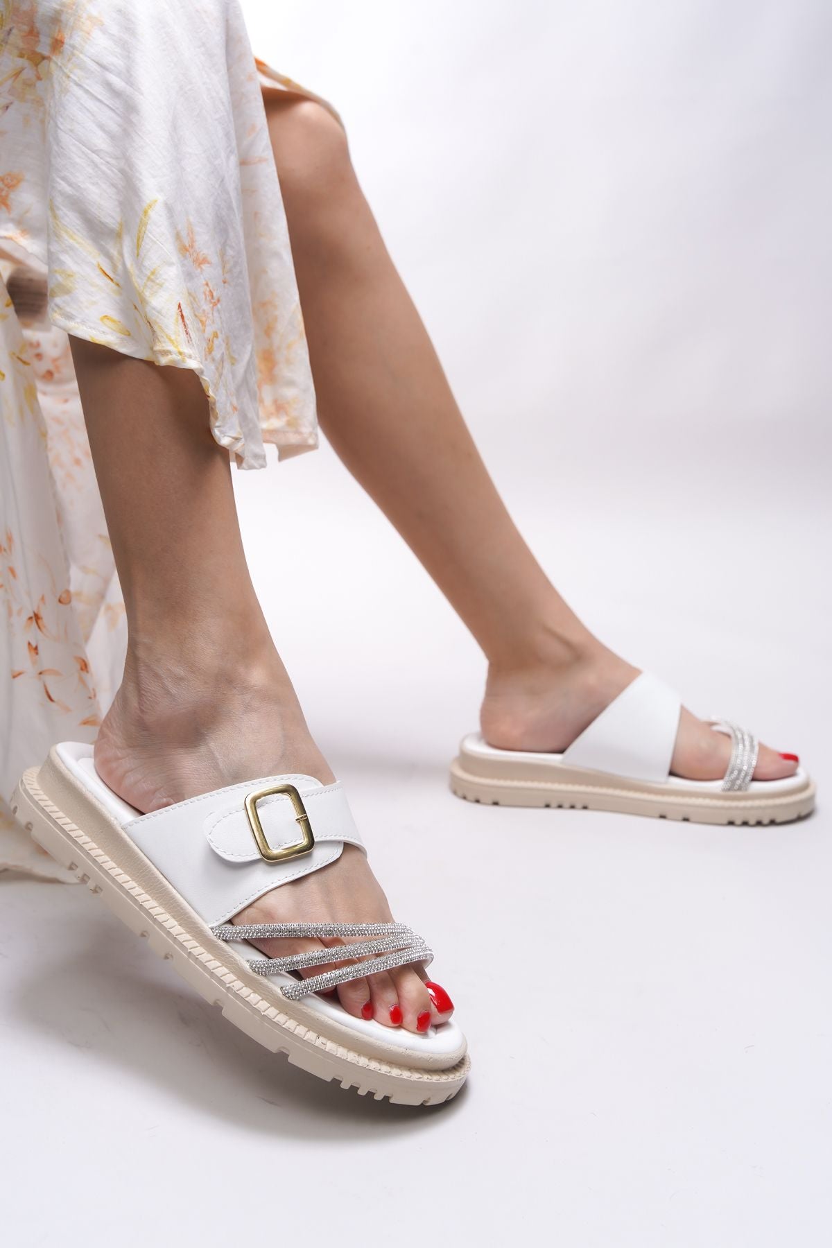 Mirqwyn Woman Slippers 0012457 White Skin